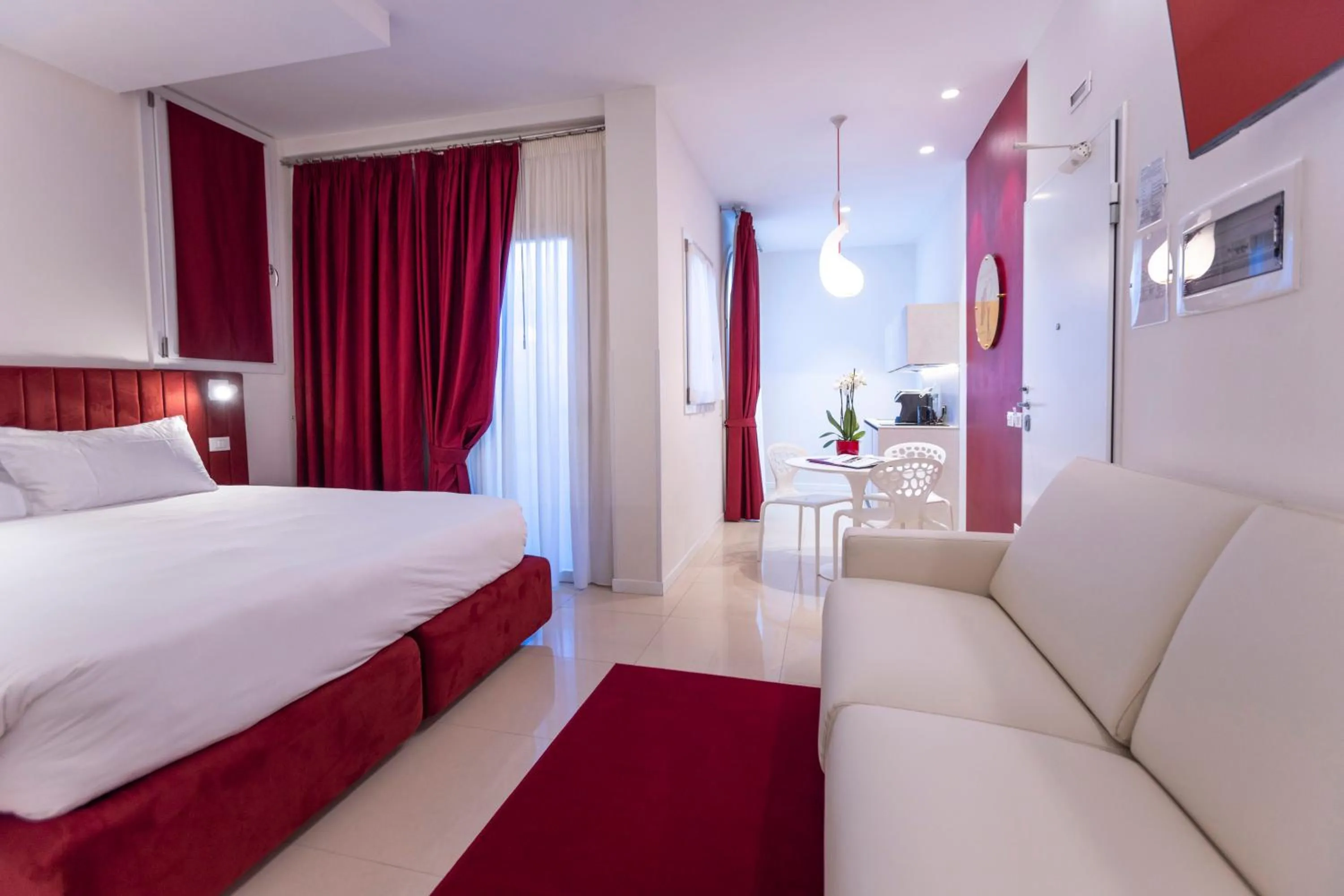 Bedroom, Bed in Opera Relais De Charme - Aparthotel