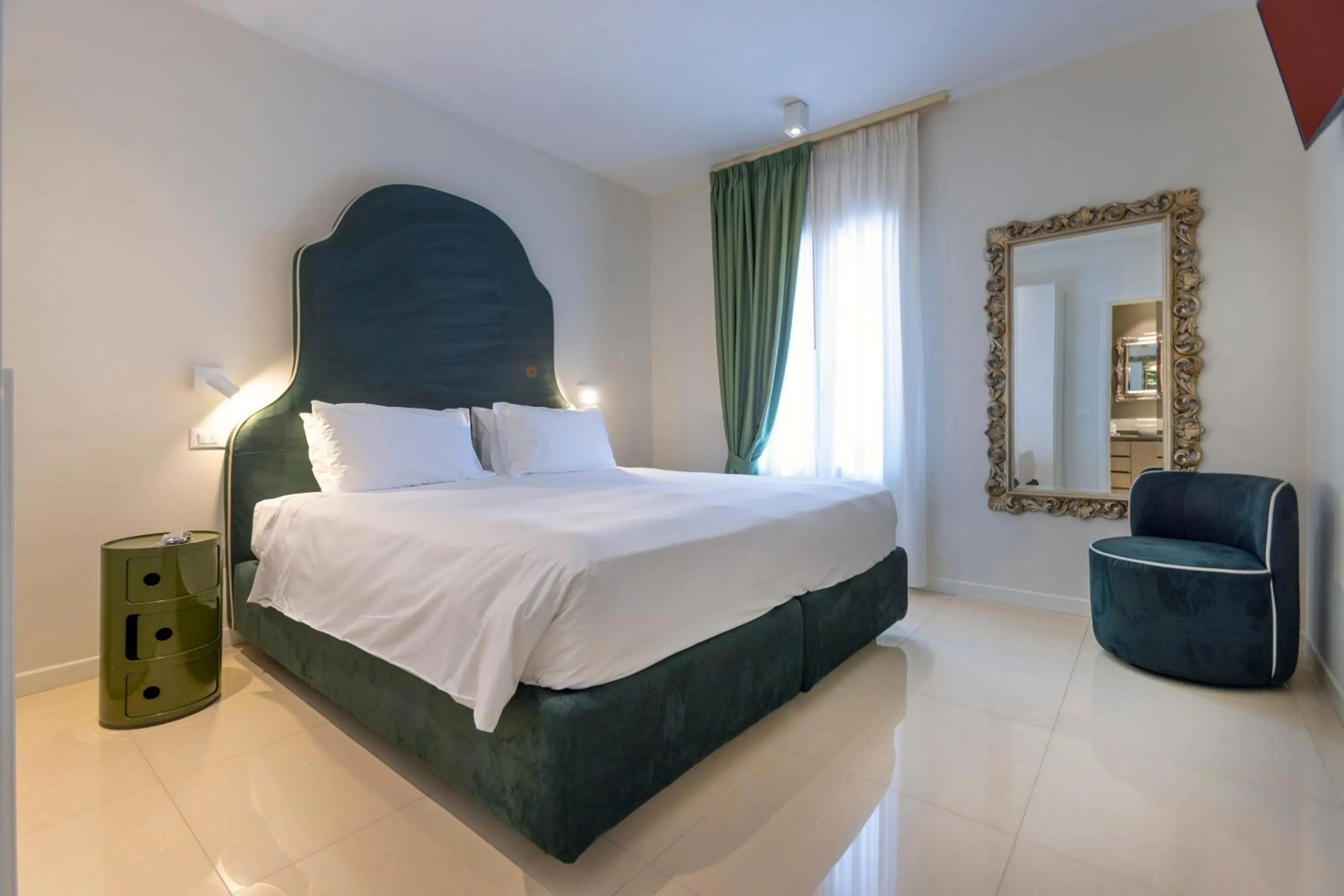 Bedroom, Bed in Opera Relais De Charme - Aparthotel