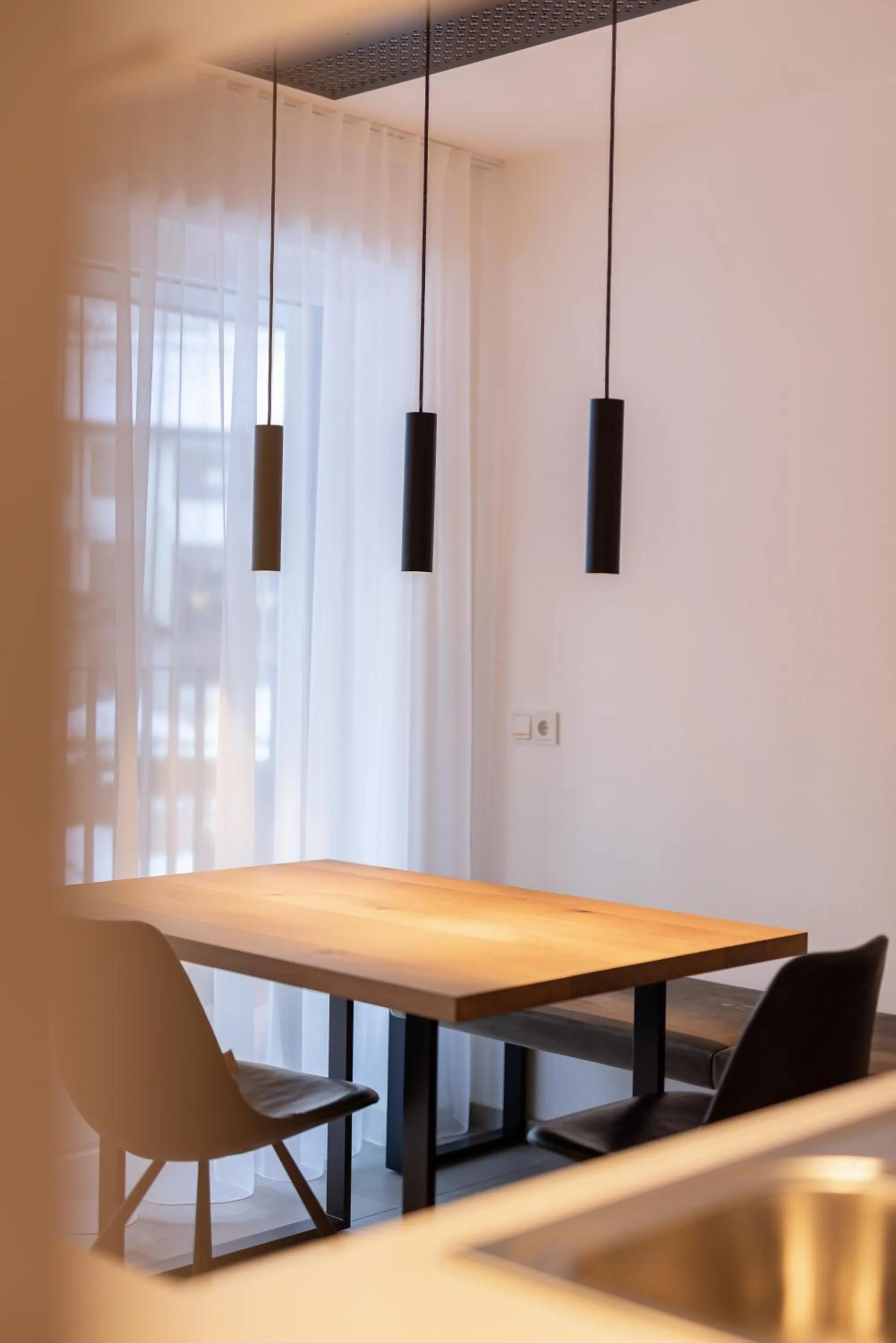 Dining area in Max Mountain Apartments