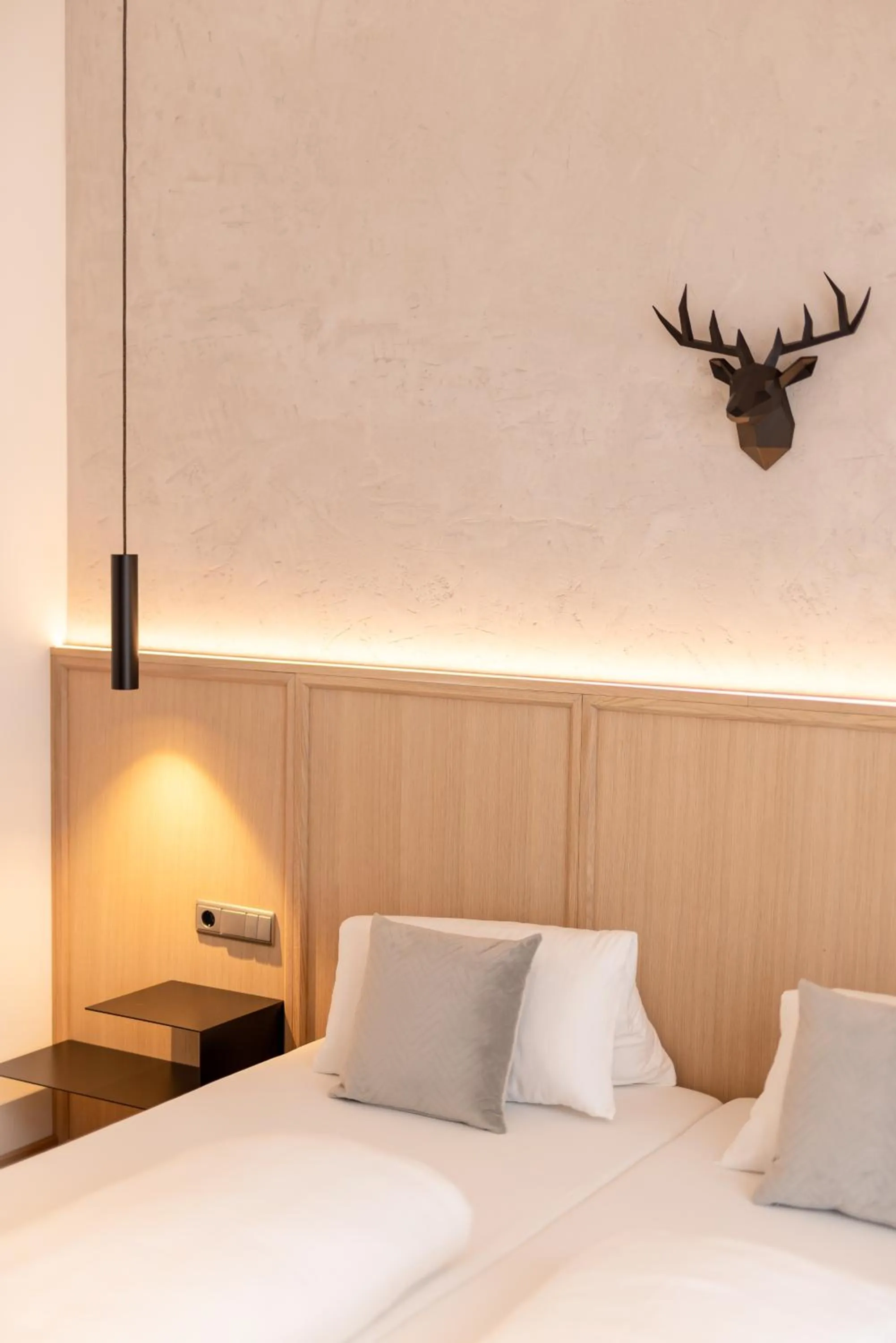 Bed in Max Mountain Apartments