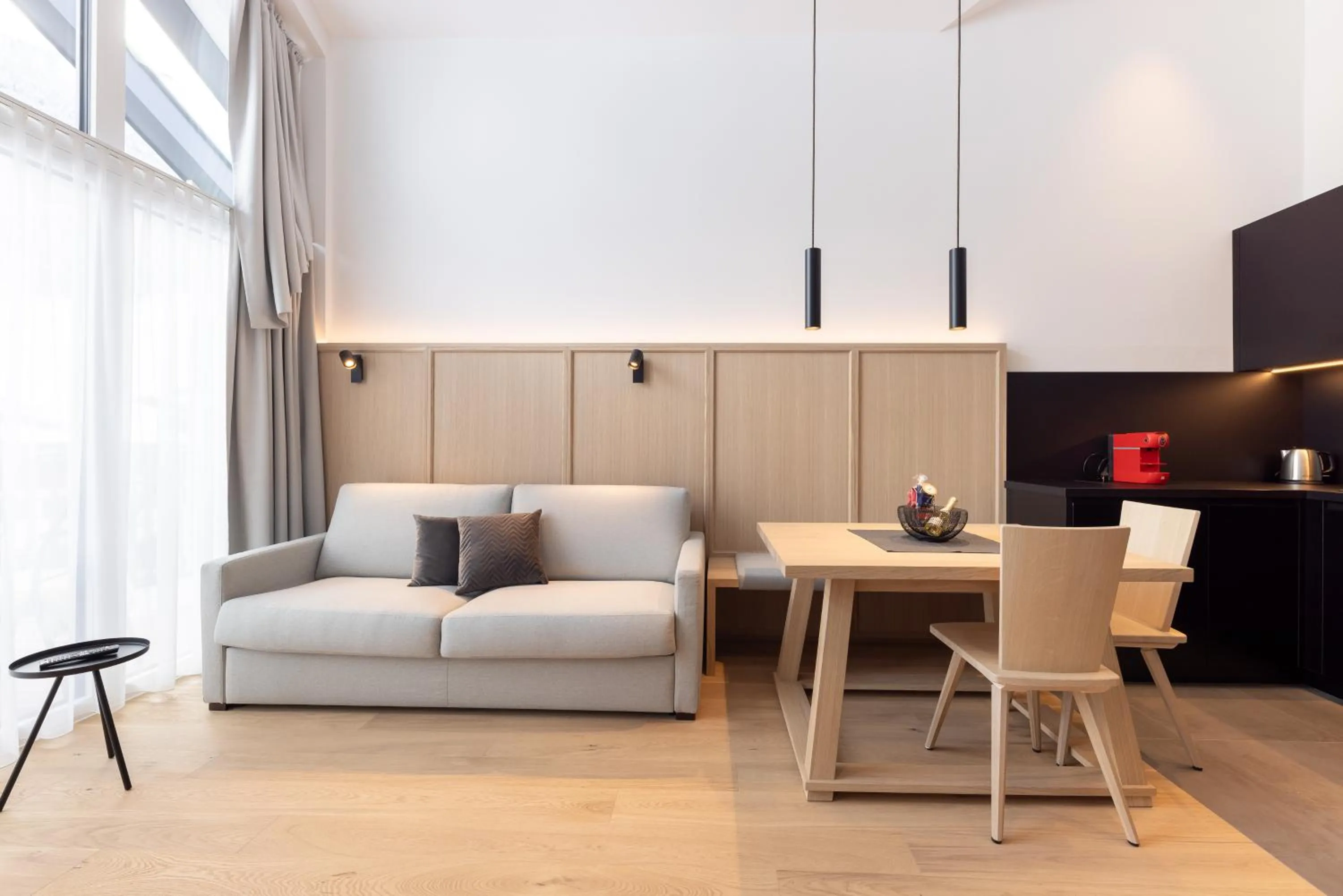 Living room in Max Mountain Apartments