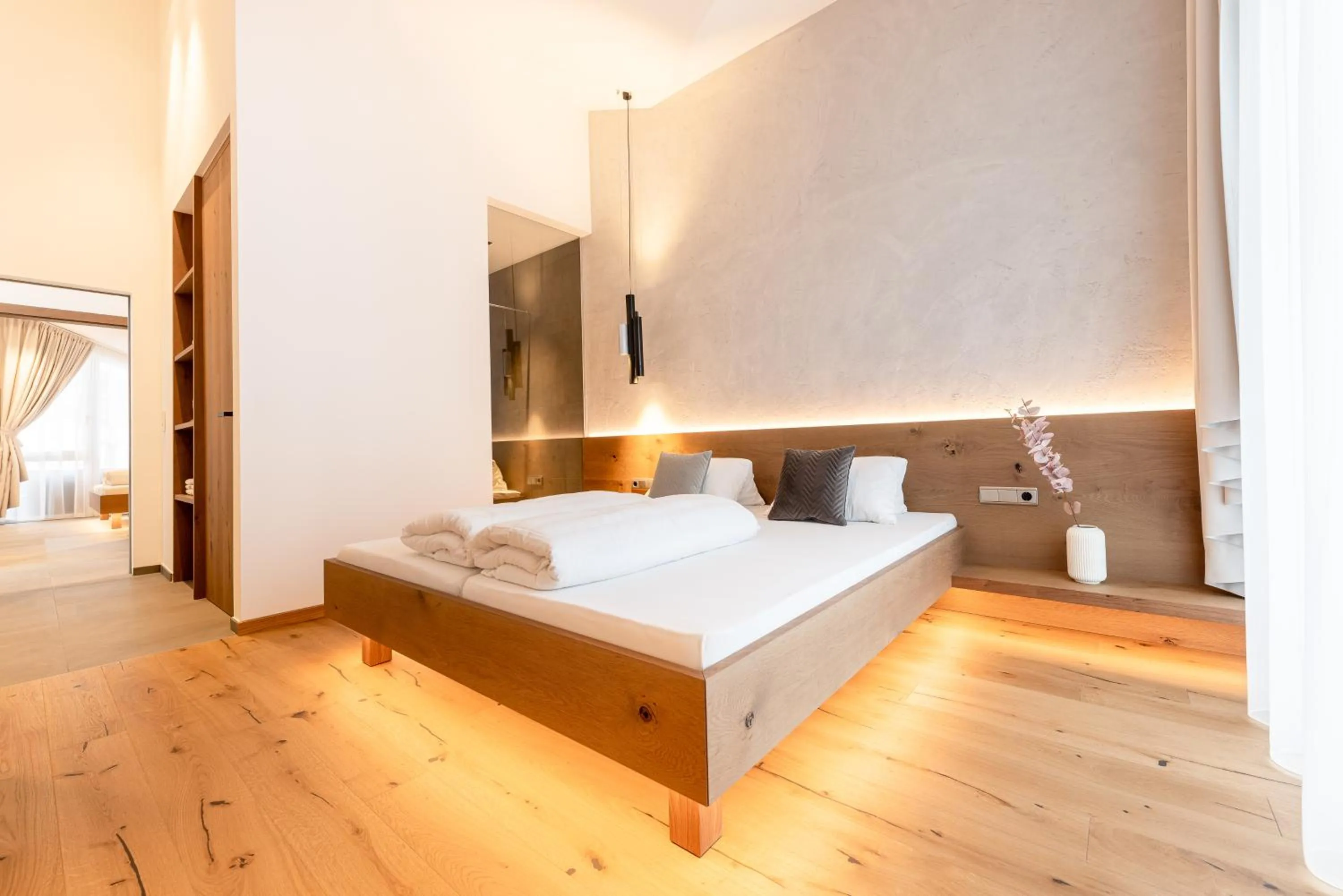 Bed in Max Mountain Apartments