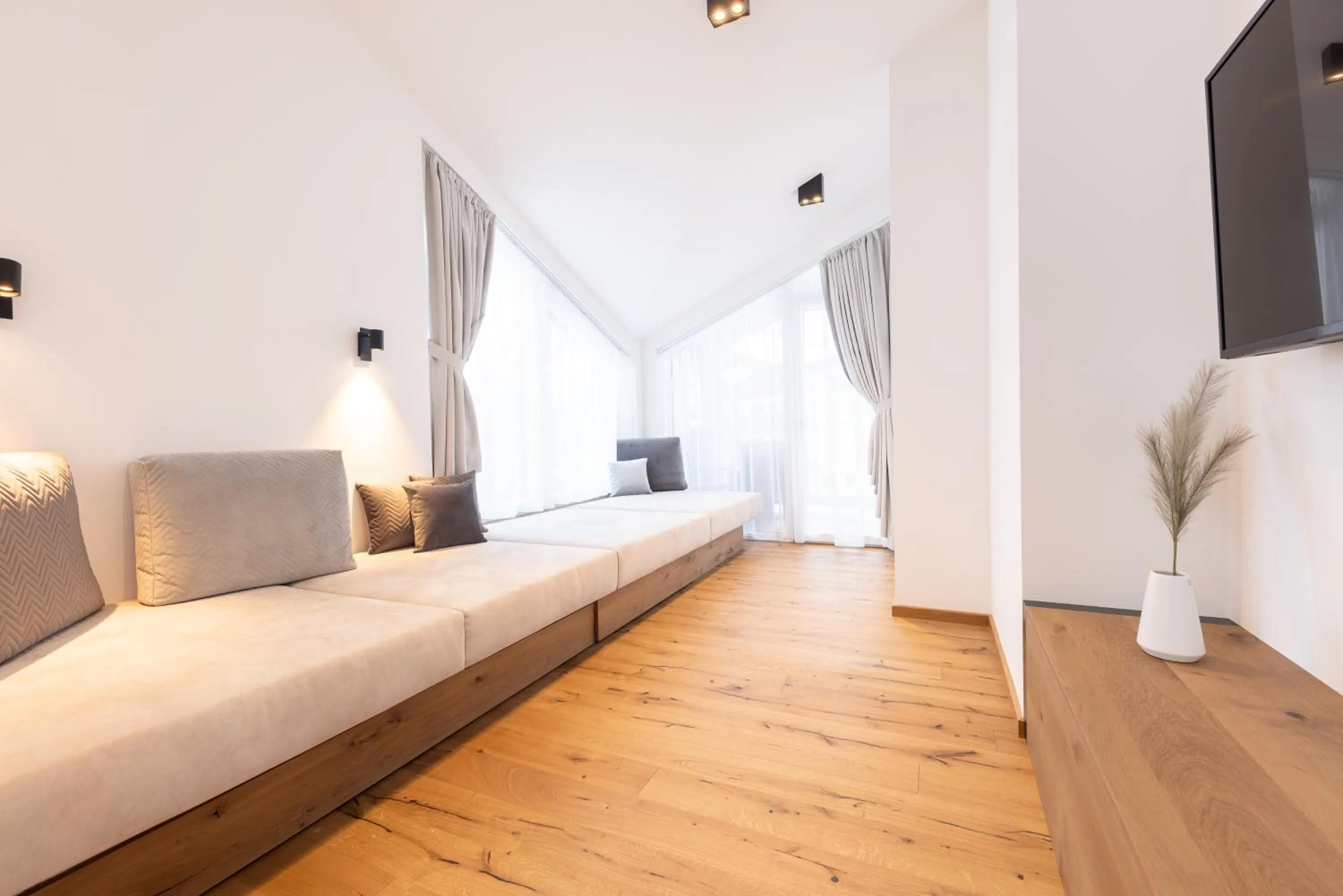 Living room, Bed in Max Mountain Apartments