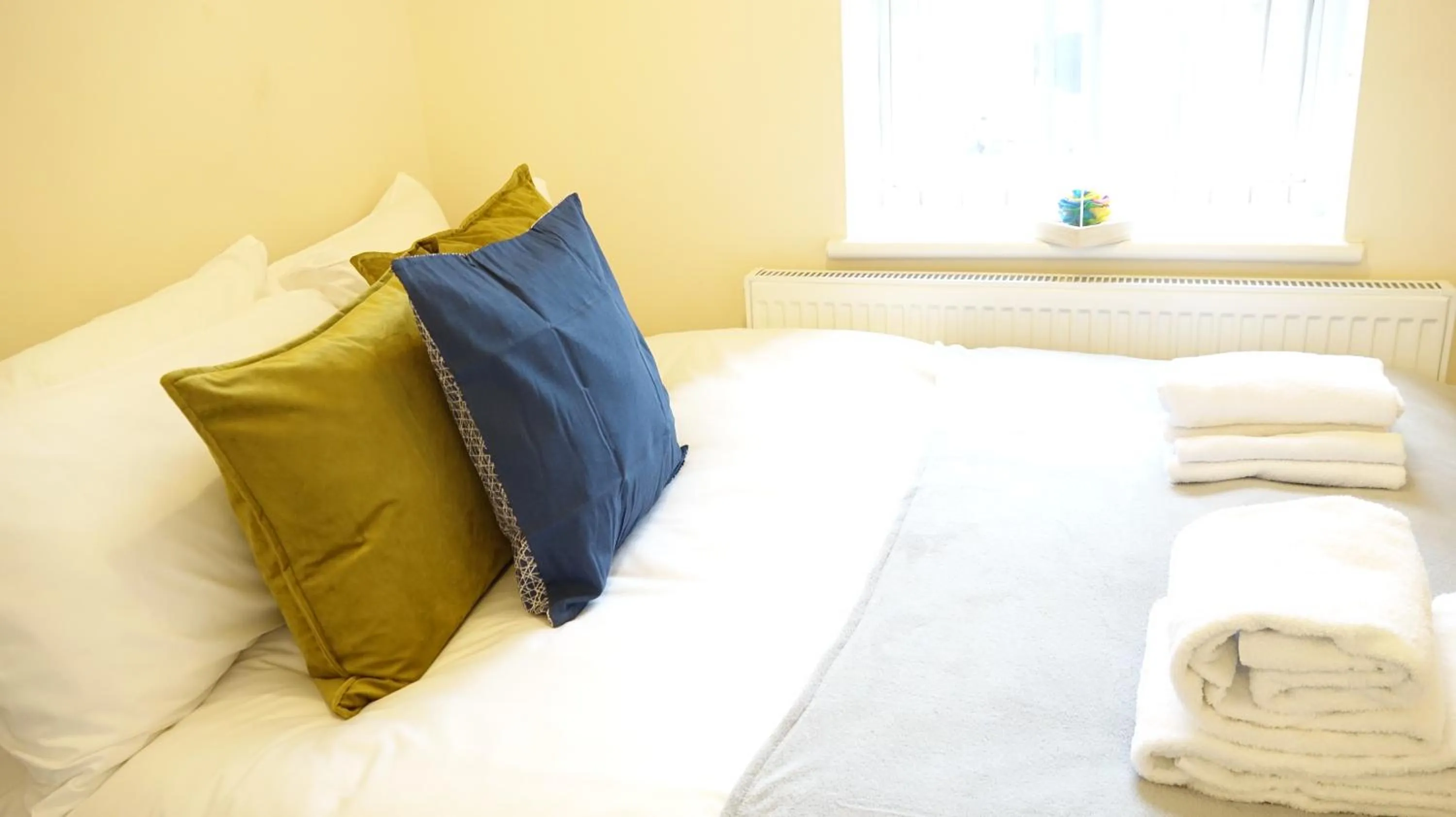 Bedroom, Bed in Heathrow Ensuite Rooms- Auto check in