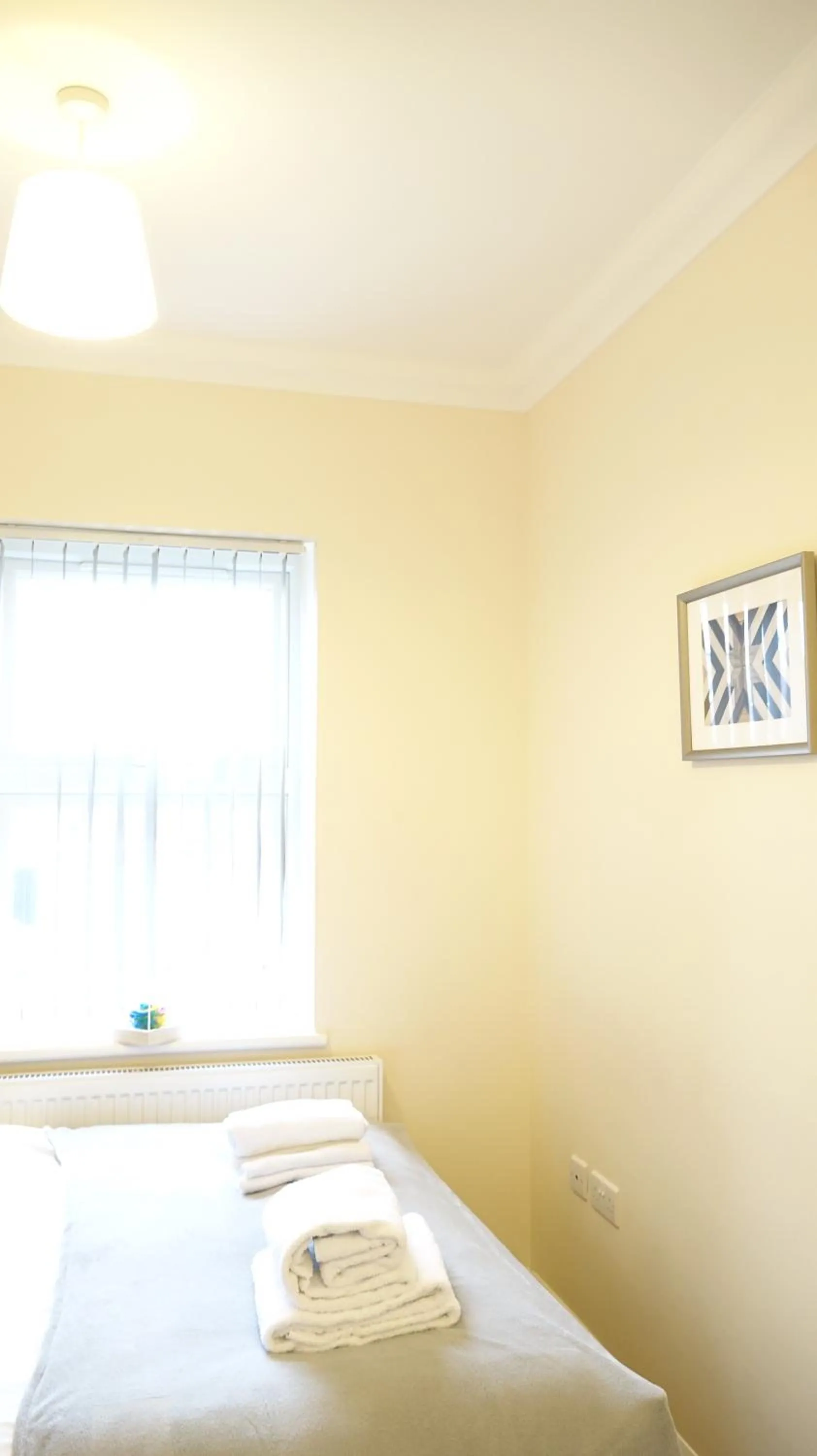 Bedroom, Bed in Heathrow Ensuite Rooms- Auto check in