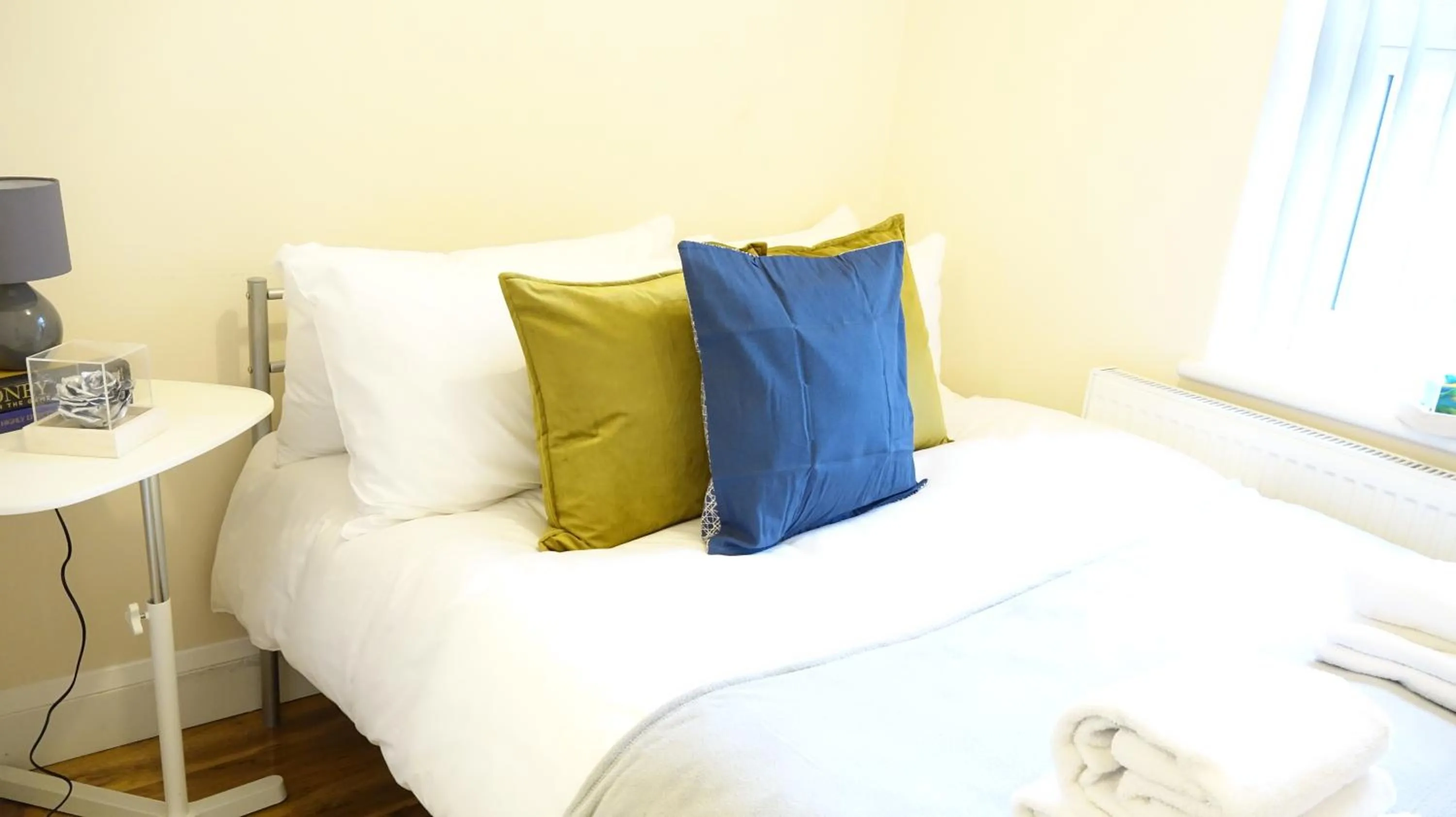 Bedroom, Bed in Heathrow Ensuite Rooms- Auto check in