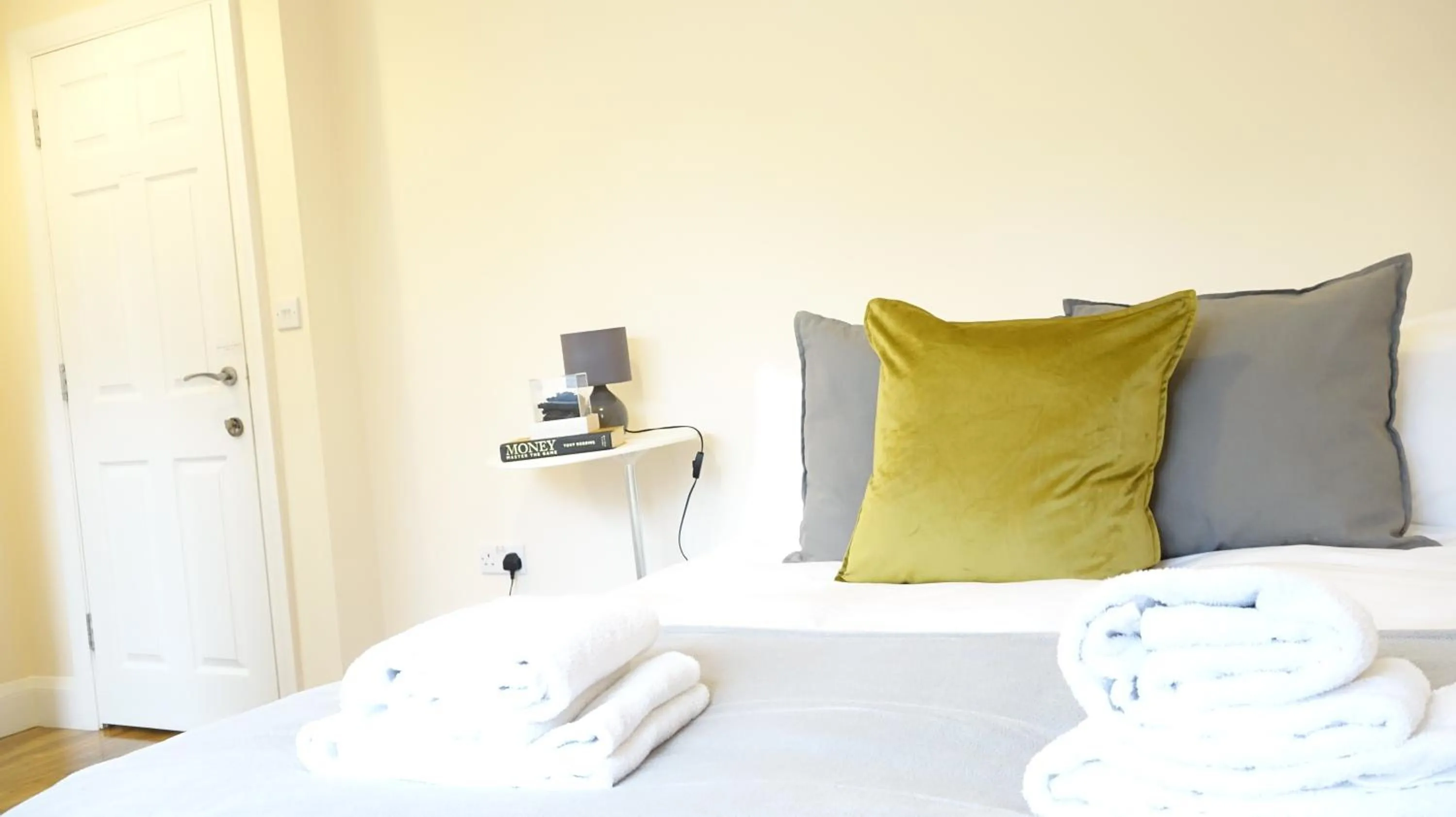 Bedroom, Bed in Heathrow Ensuite Rooms- Auto check in