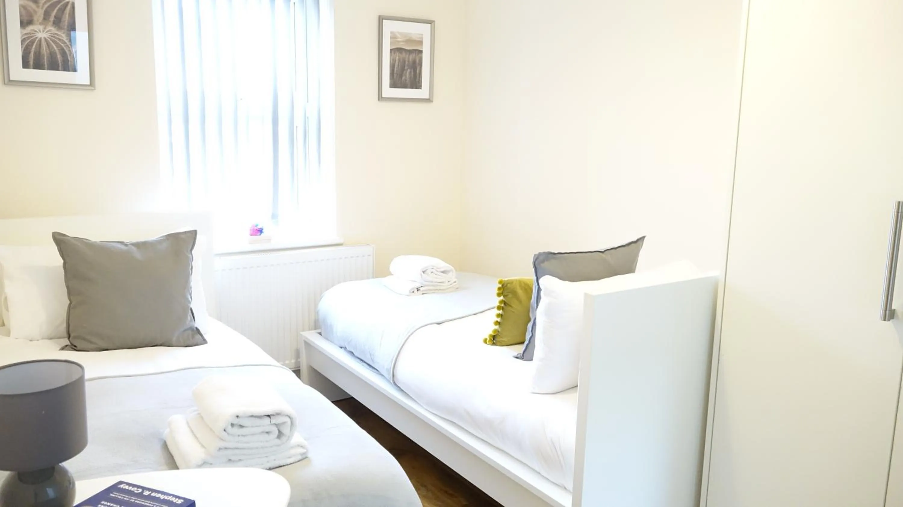 Bedroom, Bed in Heathrow Ensuite Rooms- Auto check in