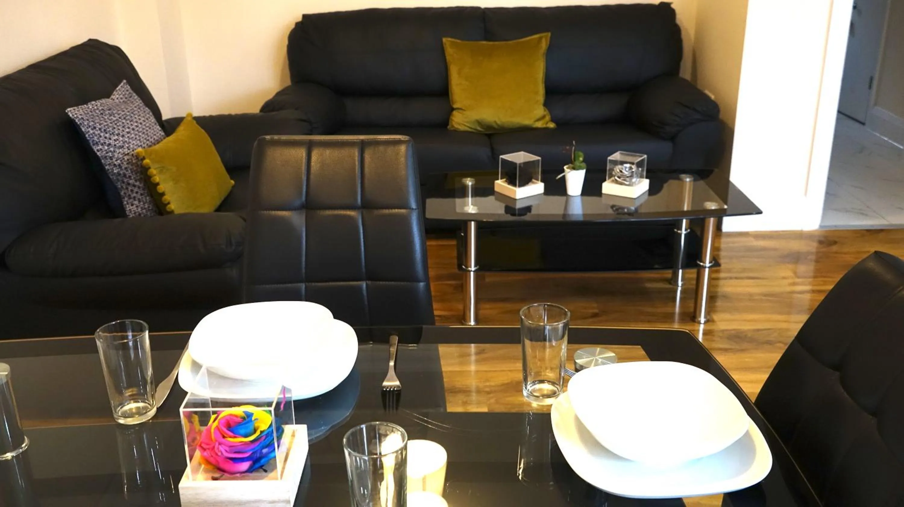 Living room in Heathrow Ensuite Rooms- Auto check in