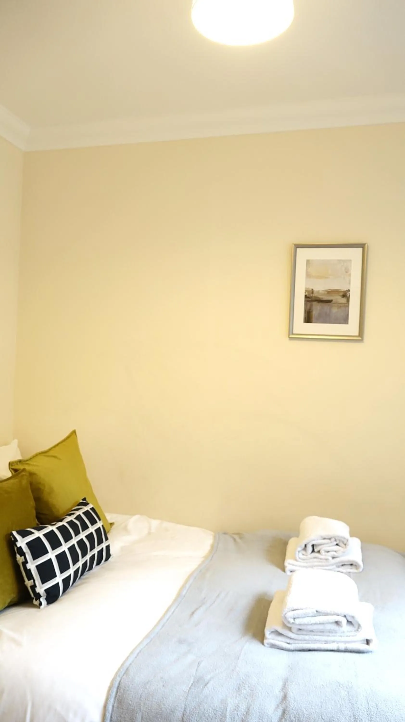 Bedroom, Bed in Heathrow Ensuite Rooms- Auto check in