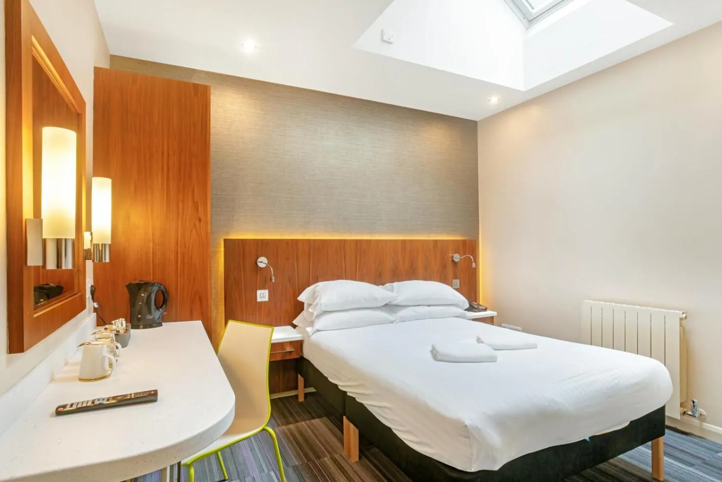 Photo of the whole room, Bed in The Place Hotel