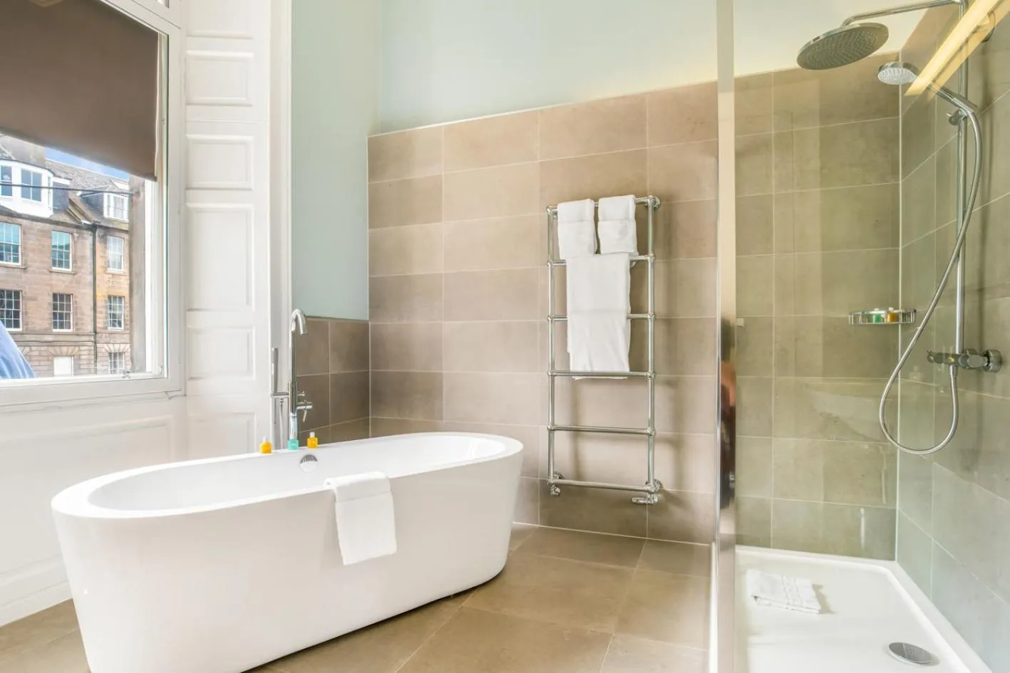 Shower in The Place Hotel