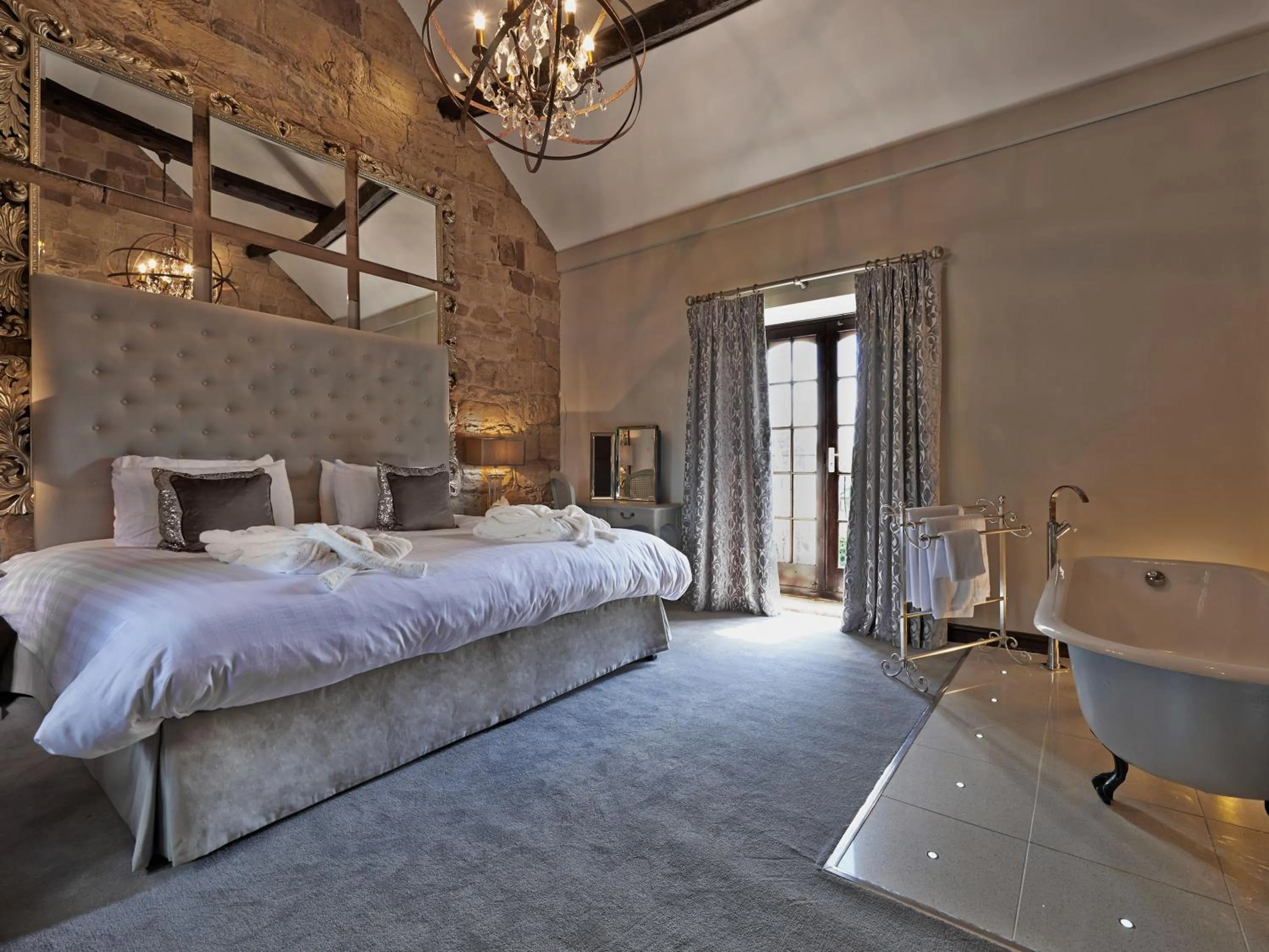 Bedroom, Bed in Horsley Lodge