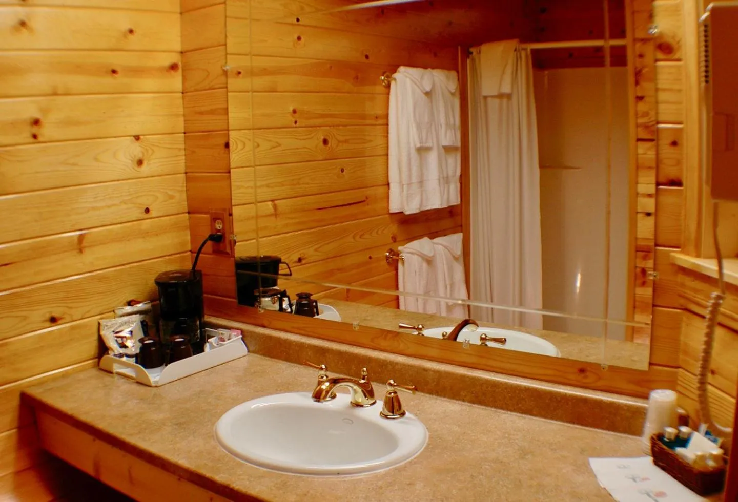Giant Oaks Lodge