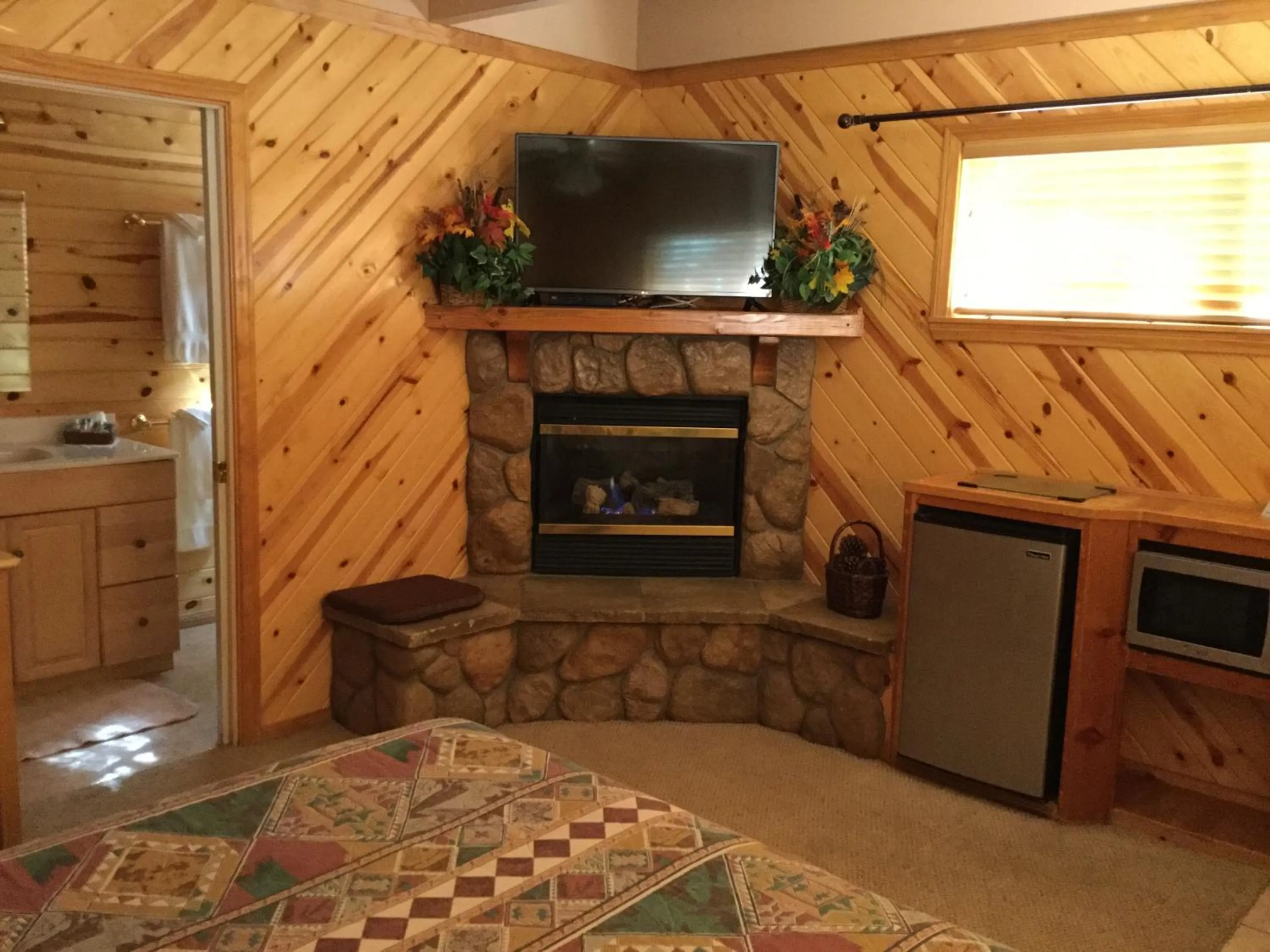 Giant Oaks Lodge