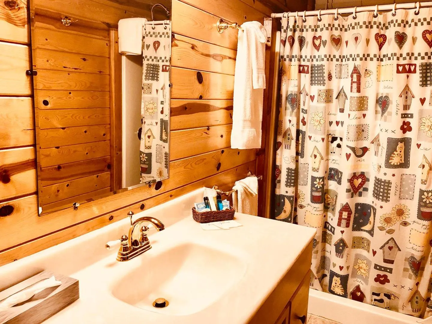 Giant Oaks Lodge