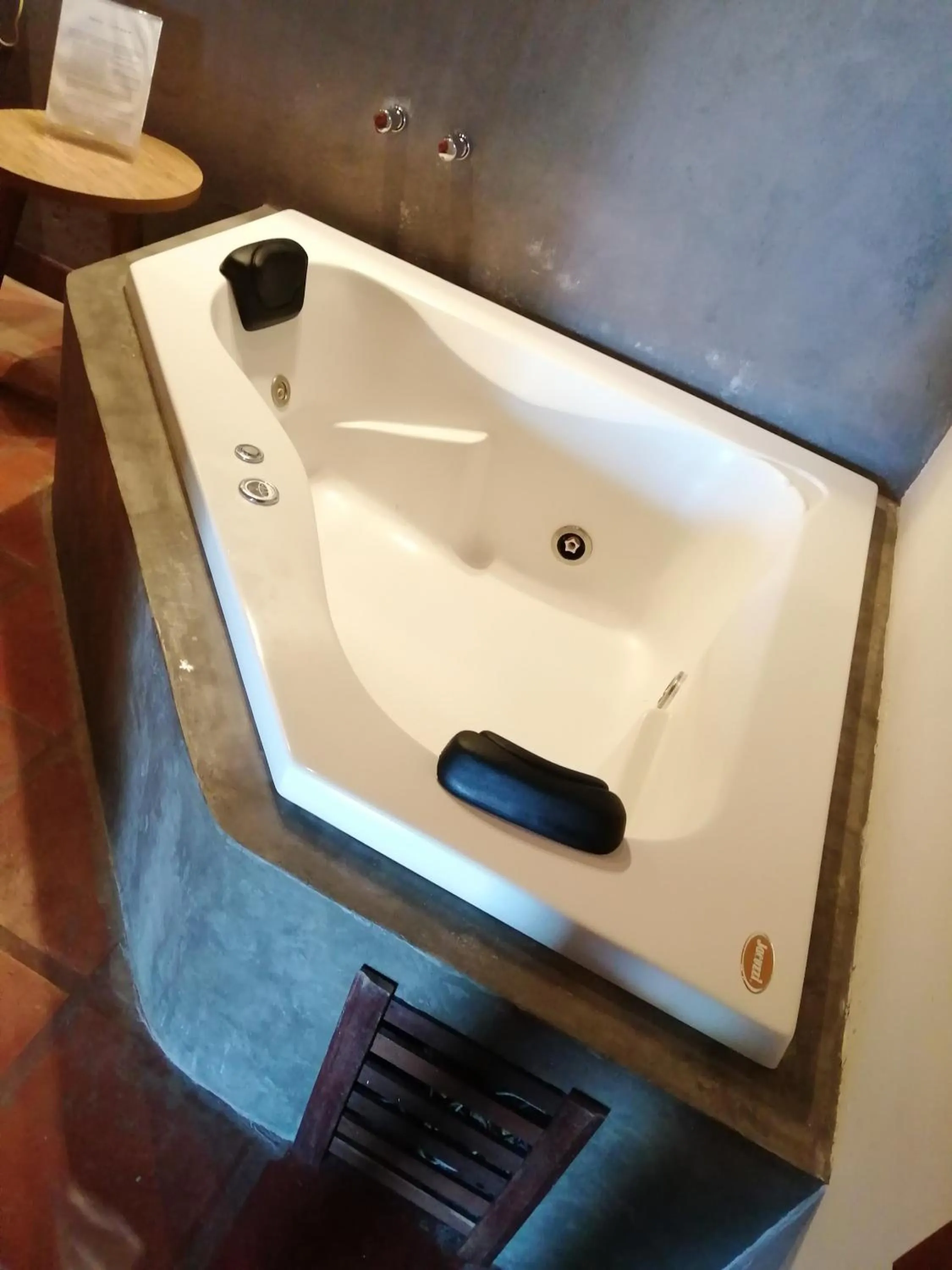 Hot Tub in Hotel Villaggio Tudo Bom