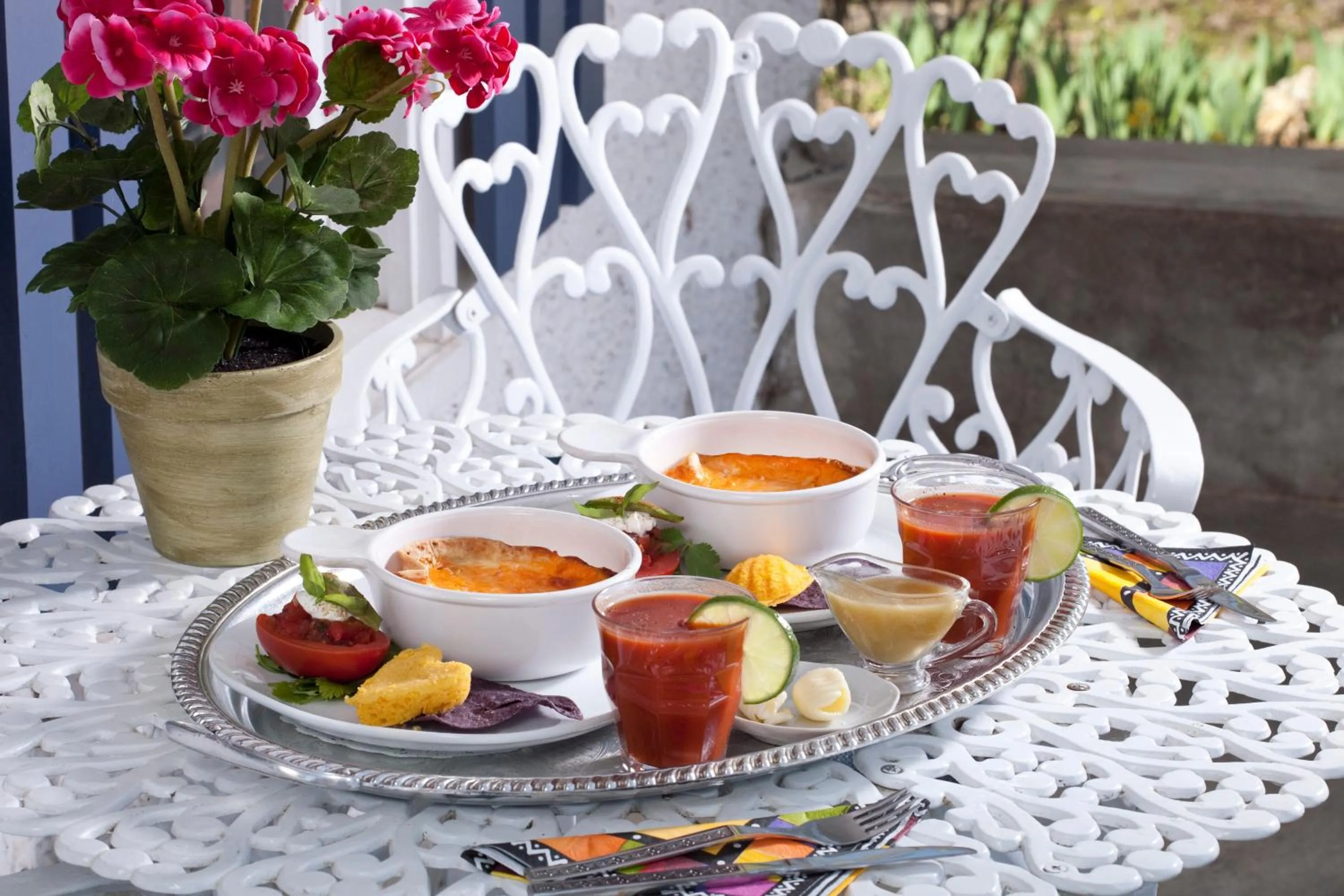 American breakfast in Cliff Cottage Inn, Downtown Bed & Breakfast