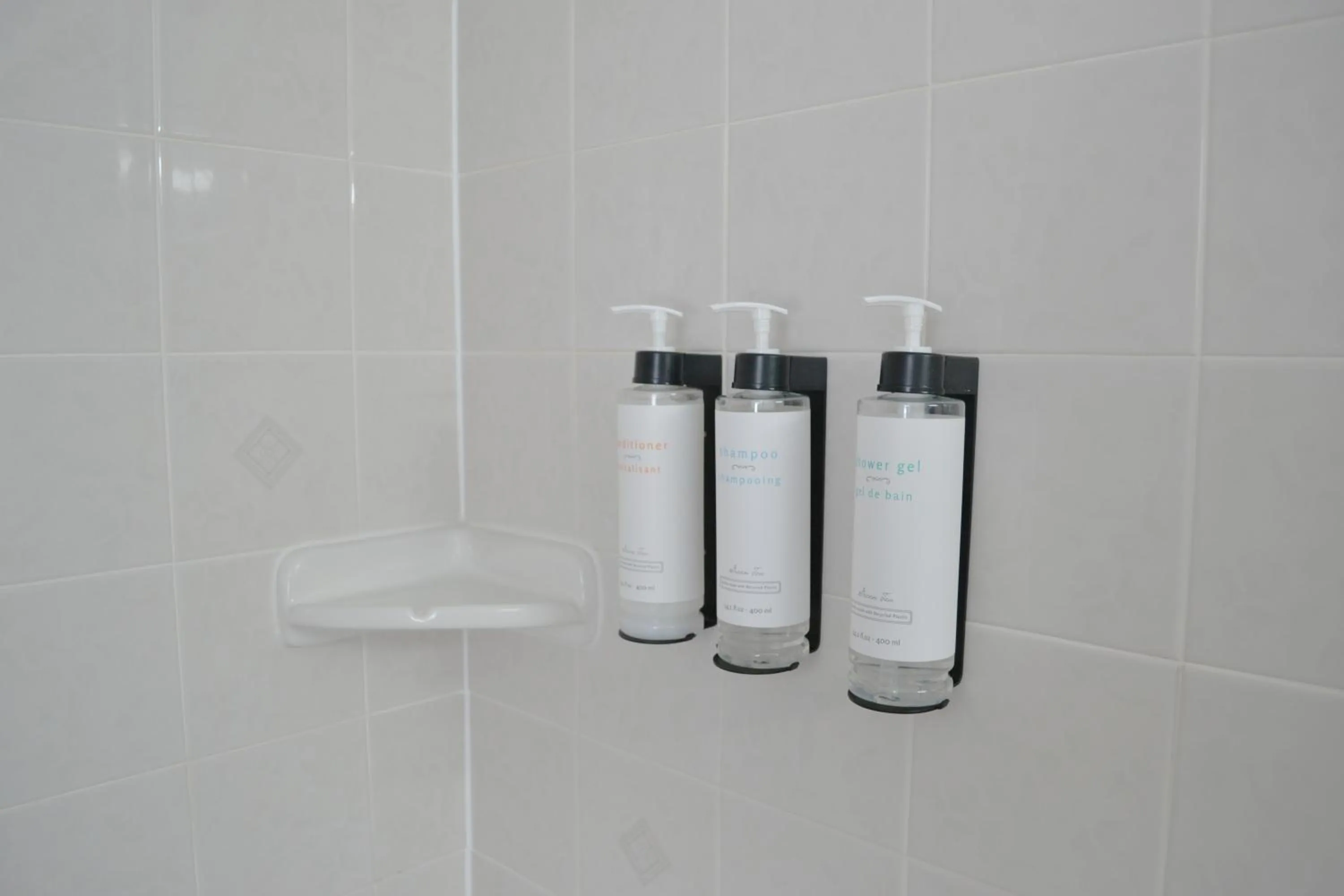 Bathroom in Motel 6 Campbellford, ON