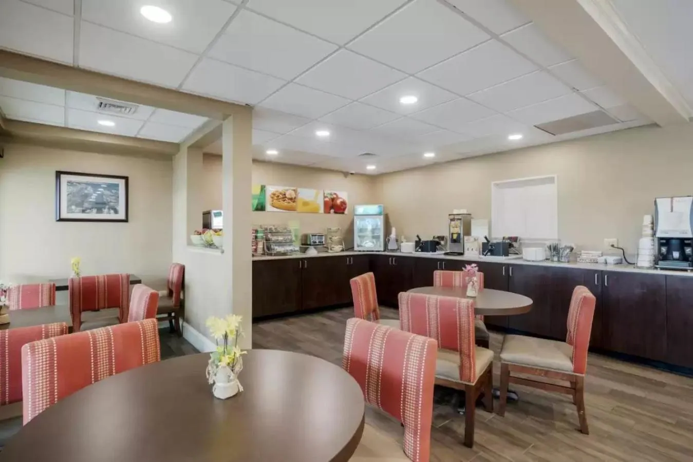 Breakfast in Quality Inn & Suites Ocean City Fenwick