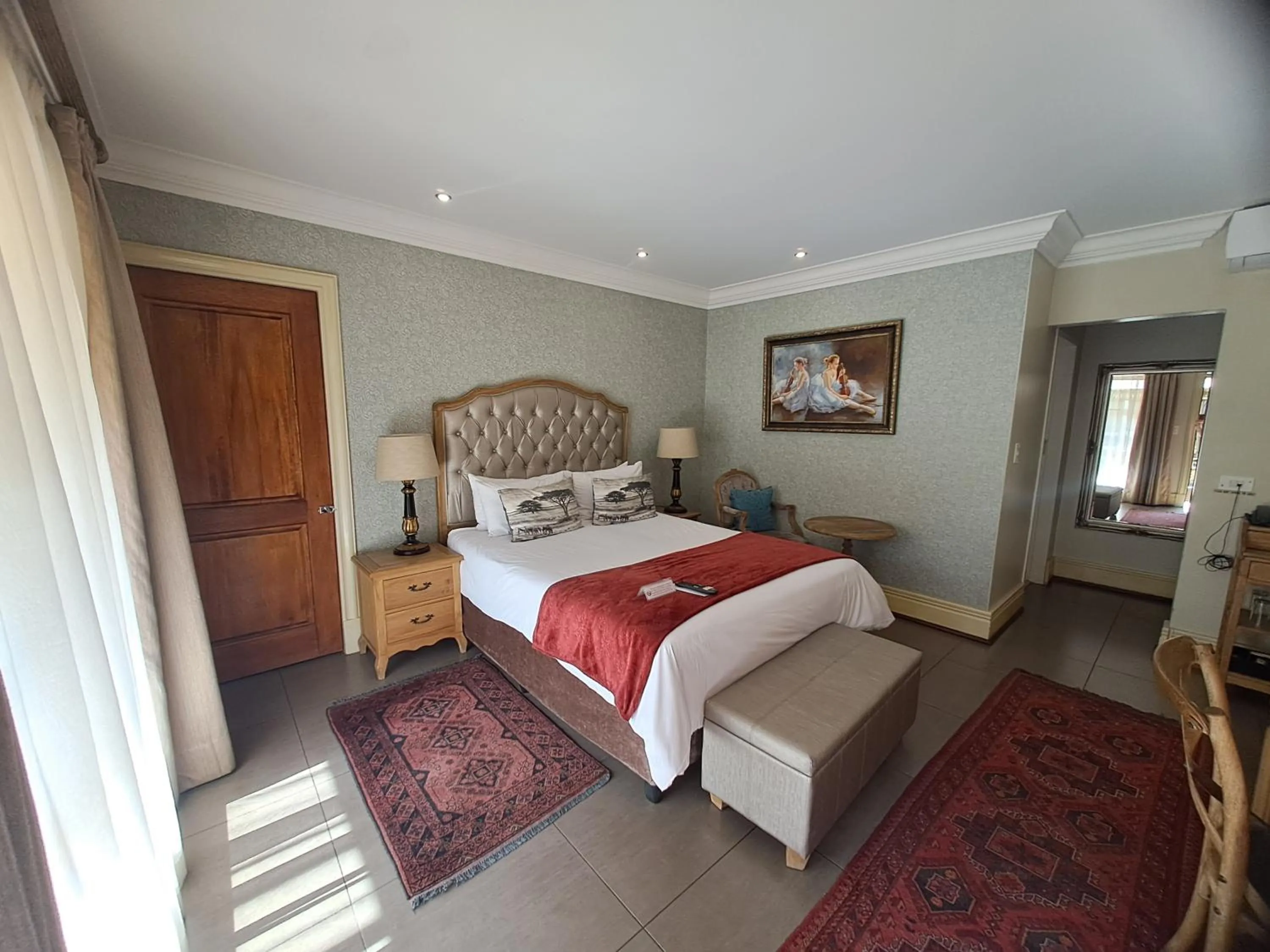 Restaurant/places to eat, Bed in Three Rivers Lodge and Villas