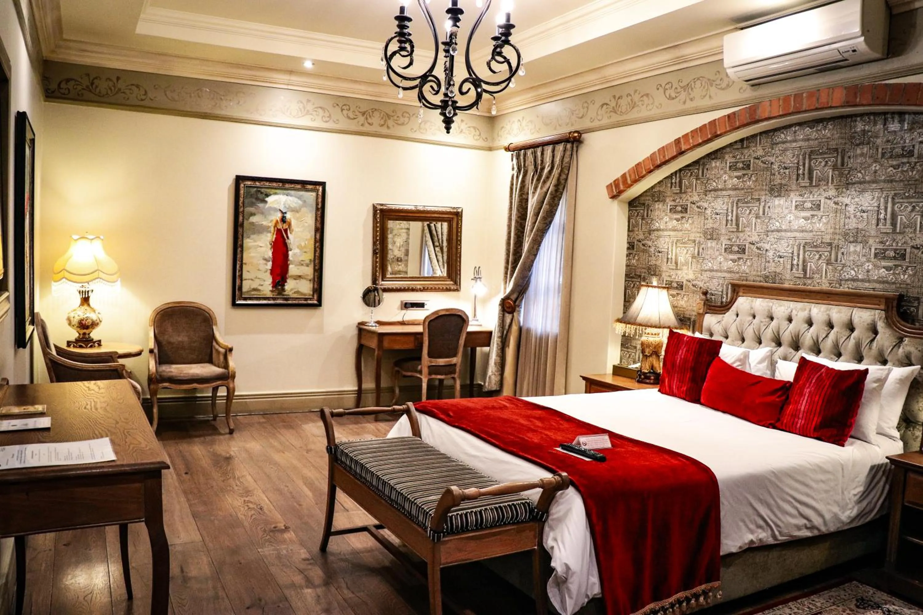 Restaurant/places to eat, Bed in Three Rivers Lodge and Villas