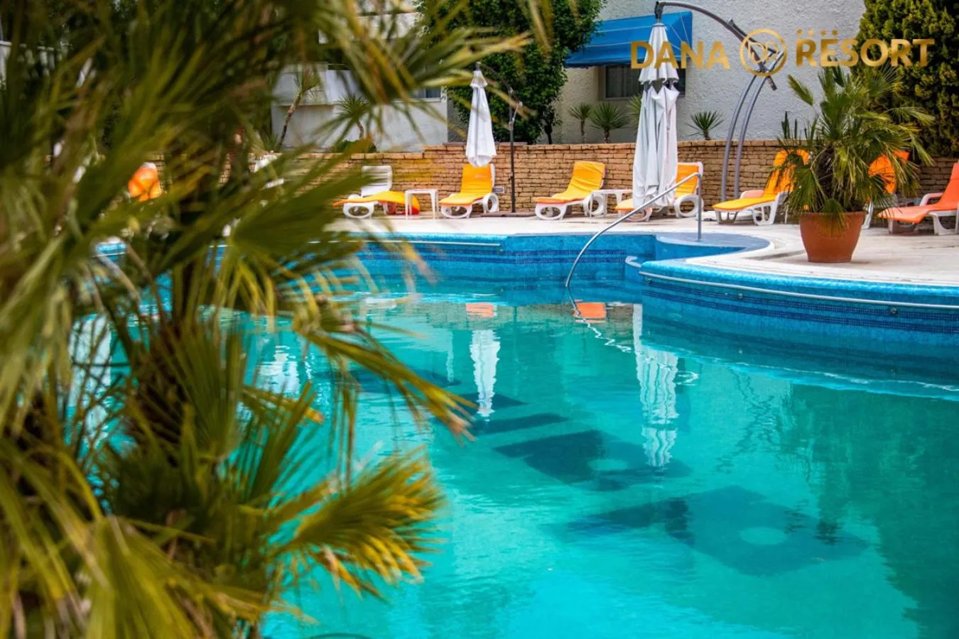 Swimming pool in Hotel Dana Resort