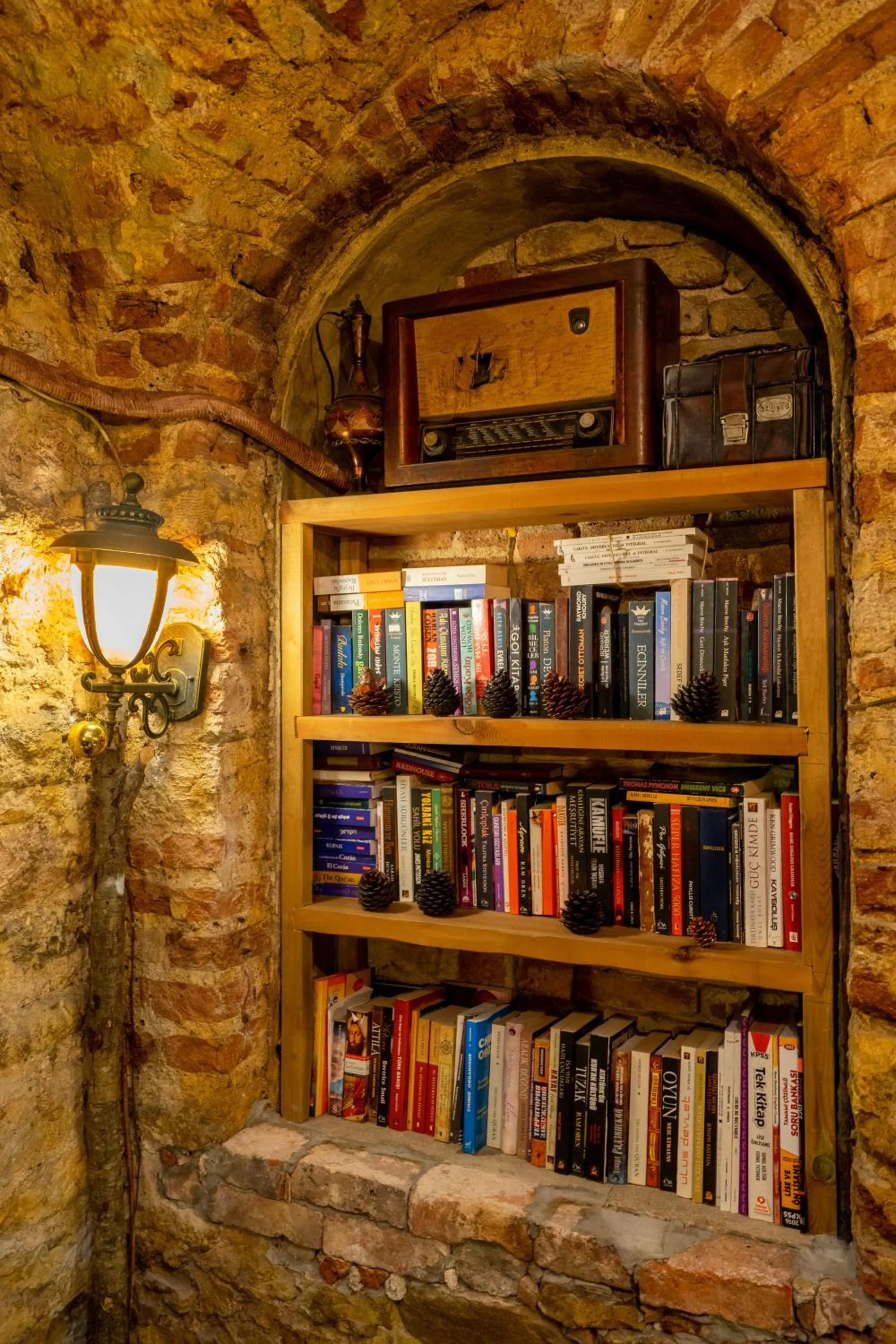 Library in Gedikpasa Konagi Hotel