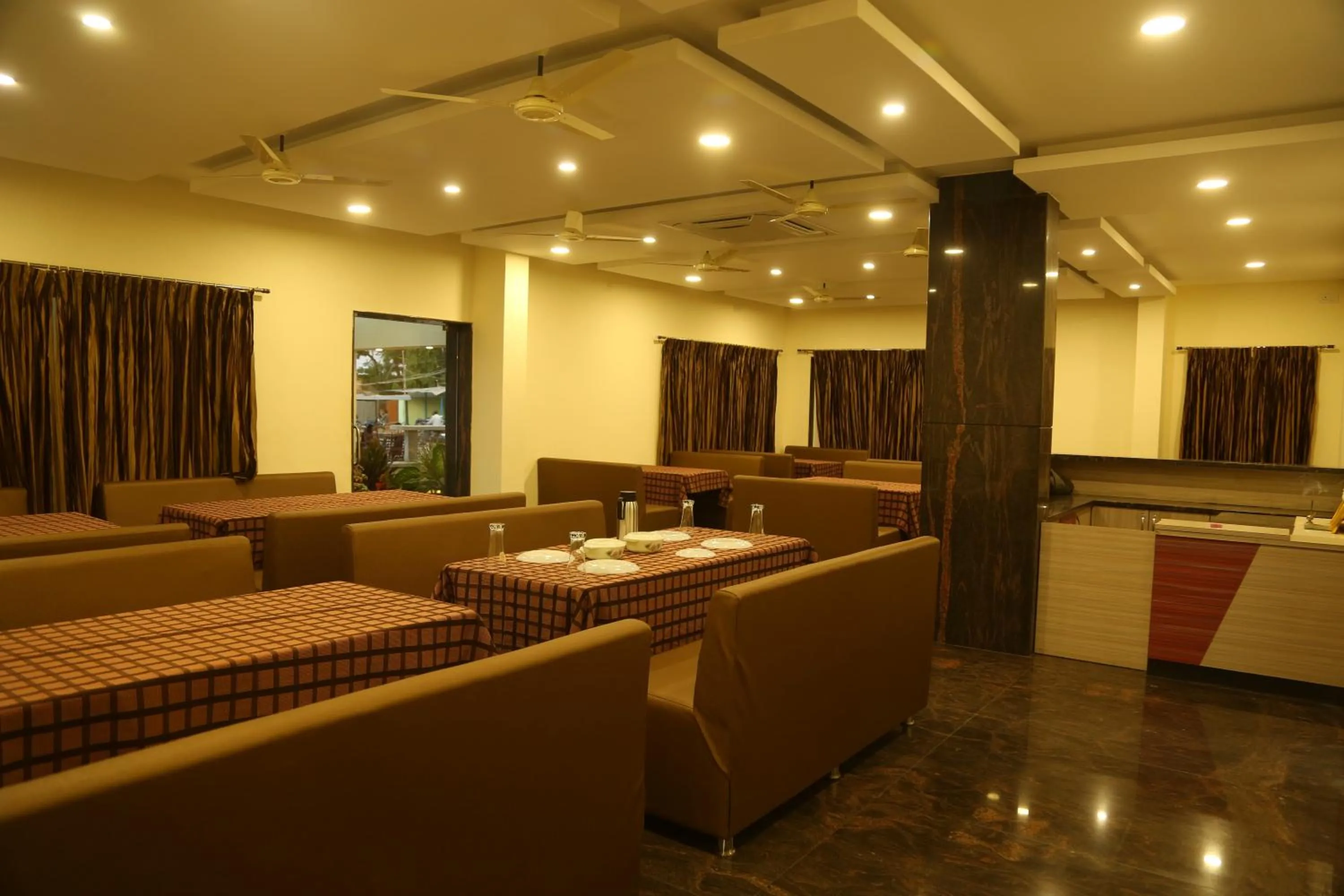 Restaurant/places to eat in Samarth Residency