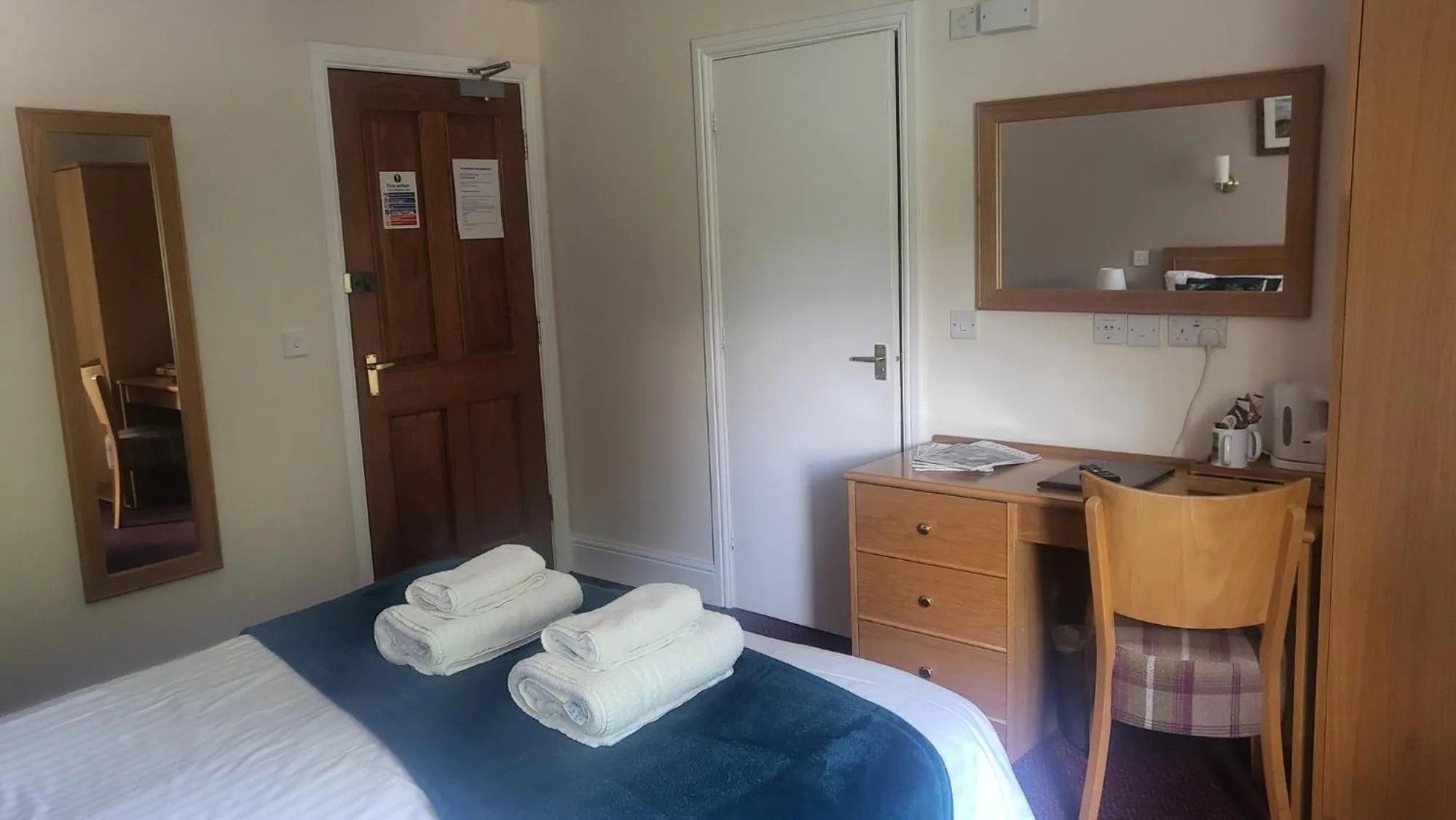 Bed in The Wheatsheaf Inn