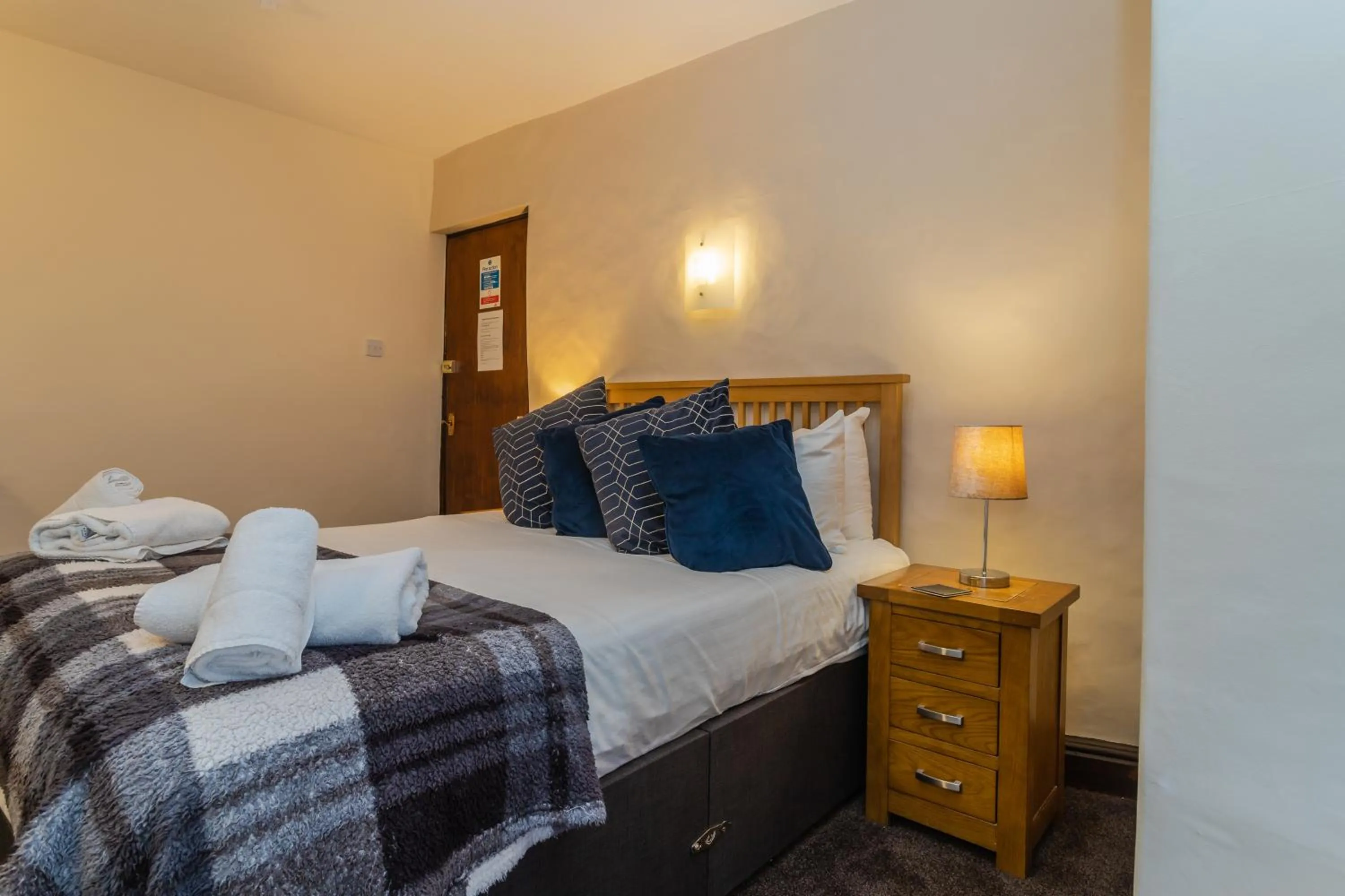 Bed in The Wheatsheaf Inn