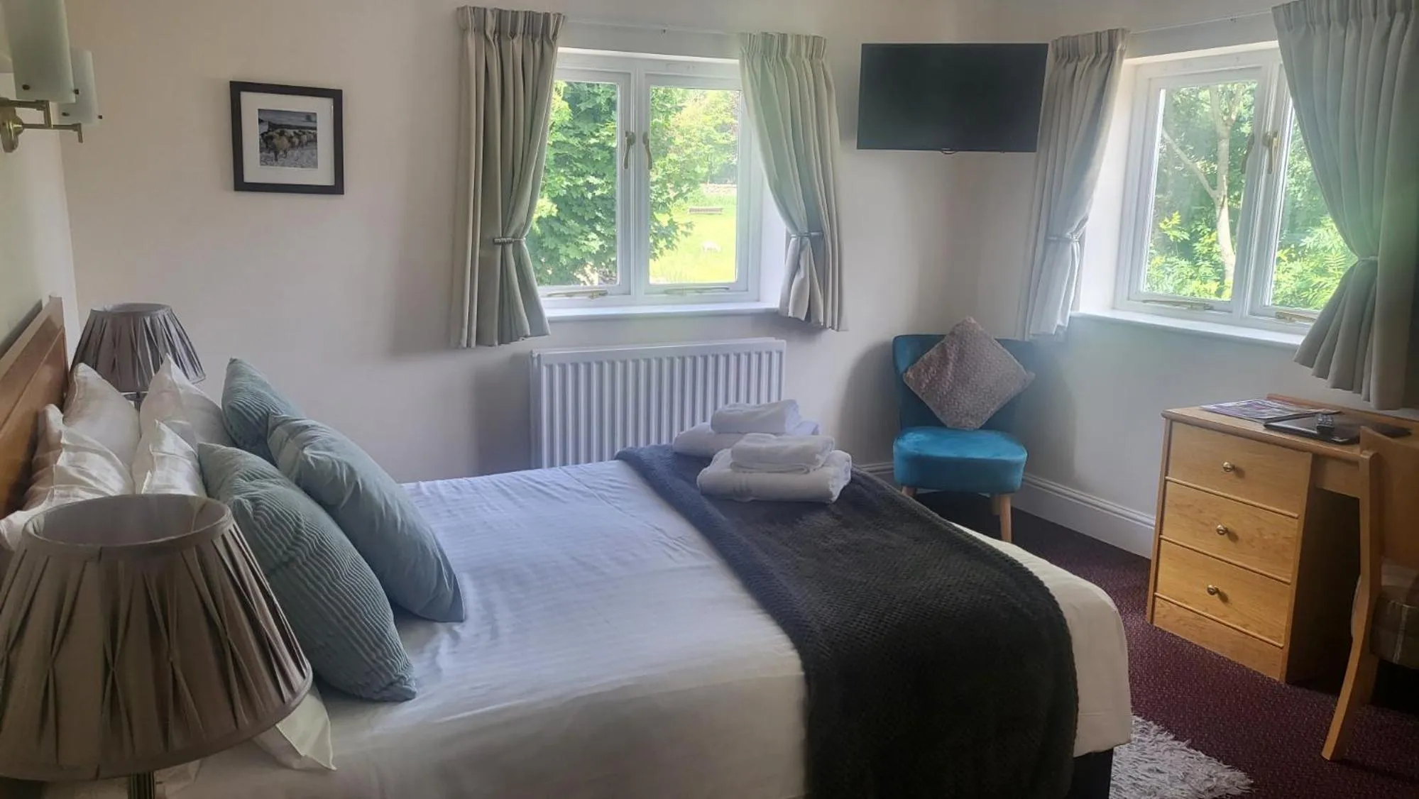 Bed in The Wheatsheaf Inn