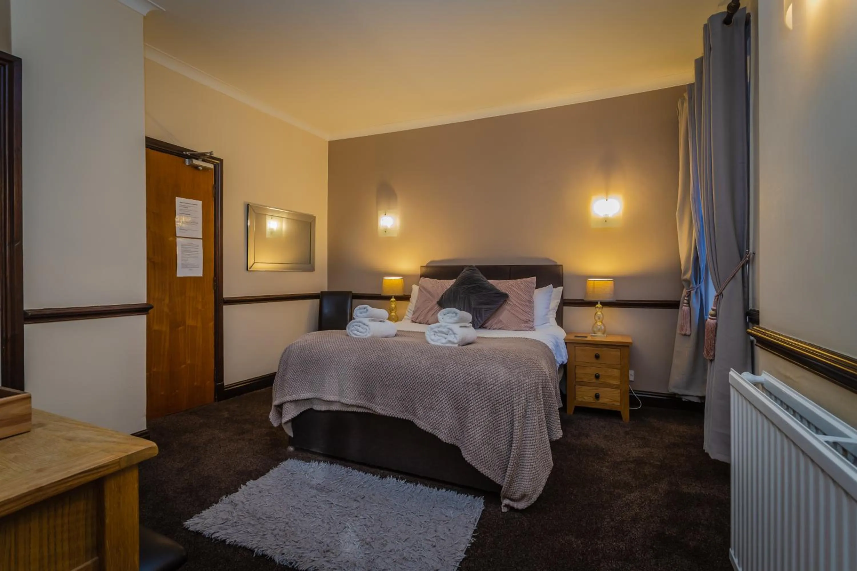 Bed in The Wheatsheaf Inn