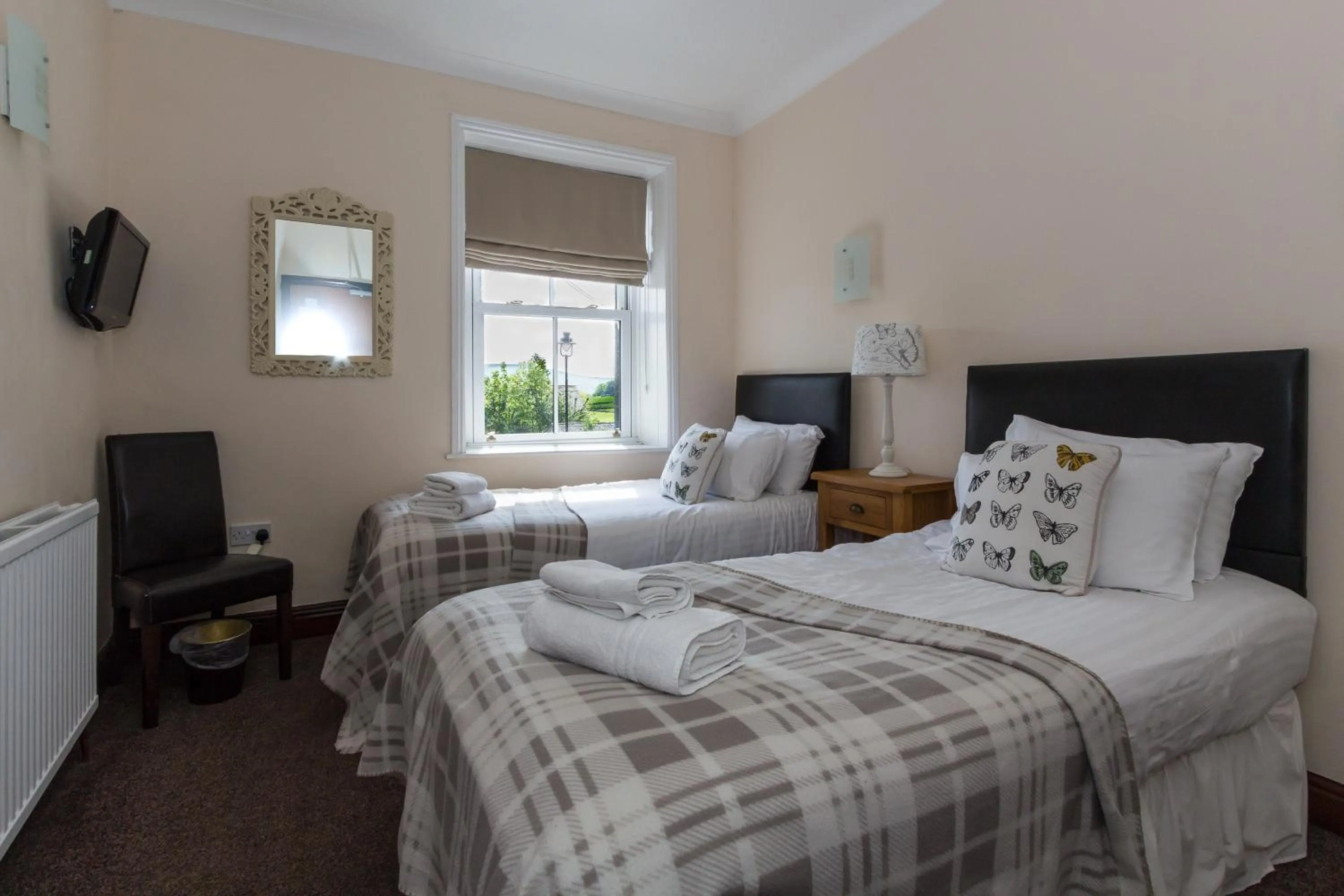 Bed in The Wheatsheaf Inn