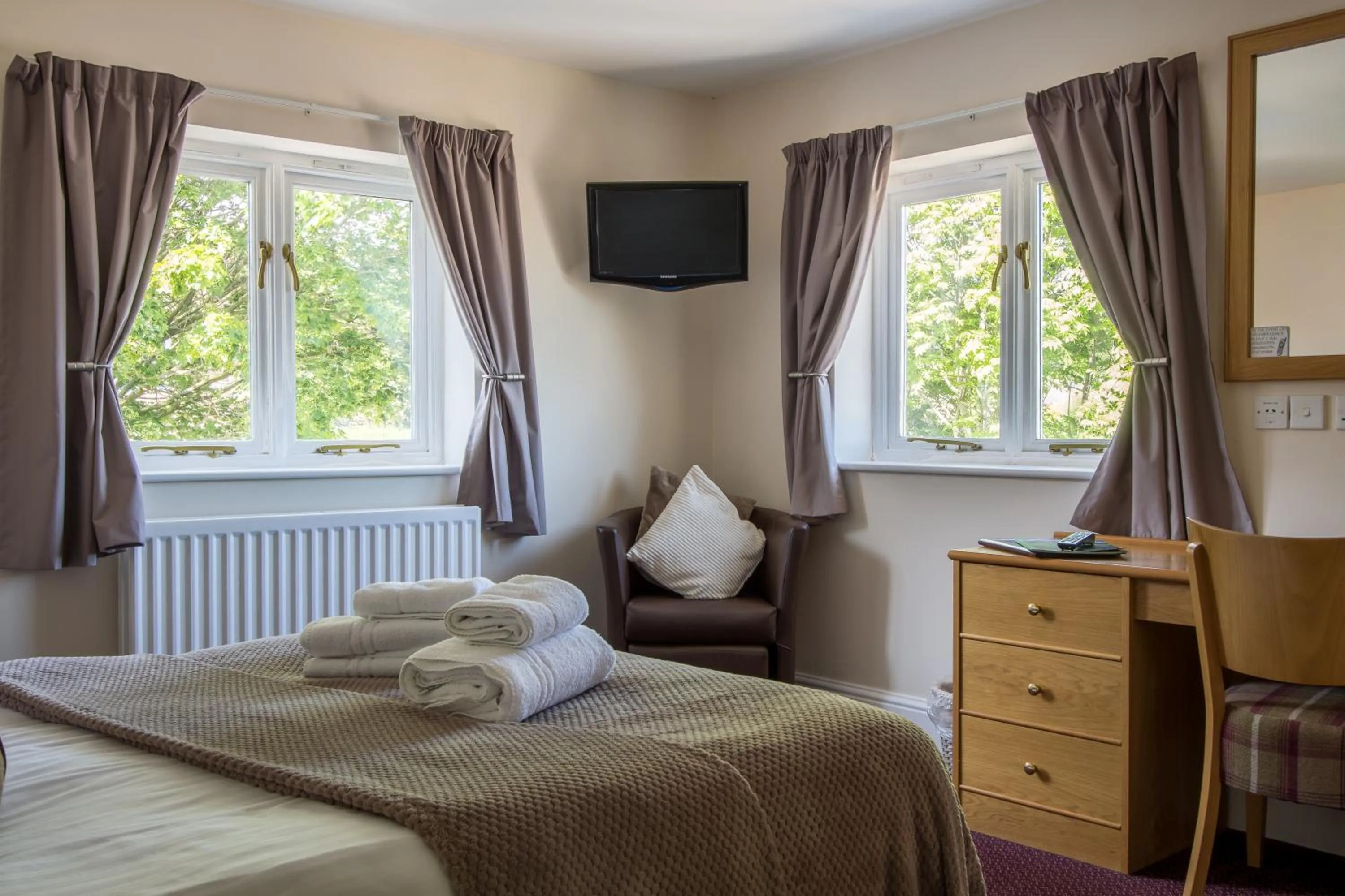 Bed in The Wheatsheaf Inn