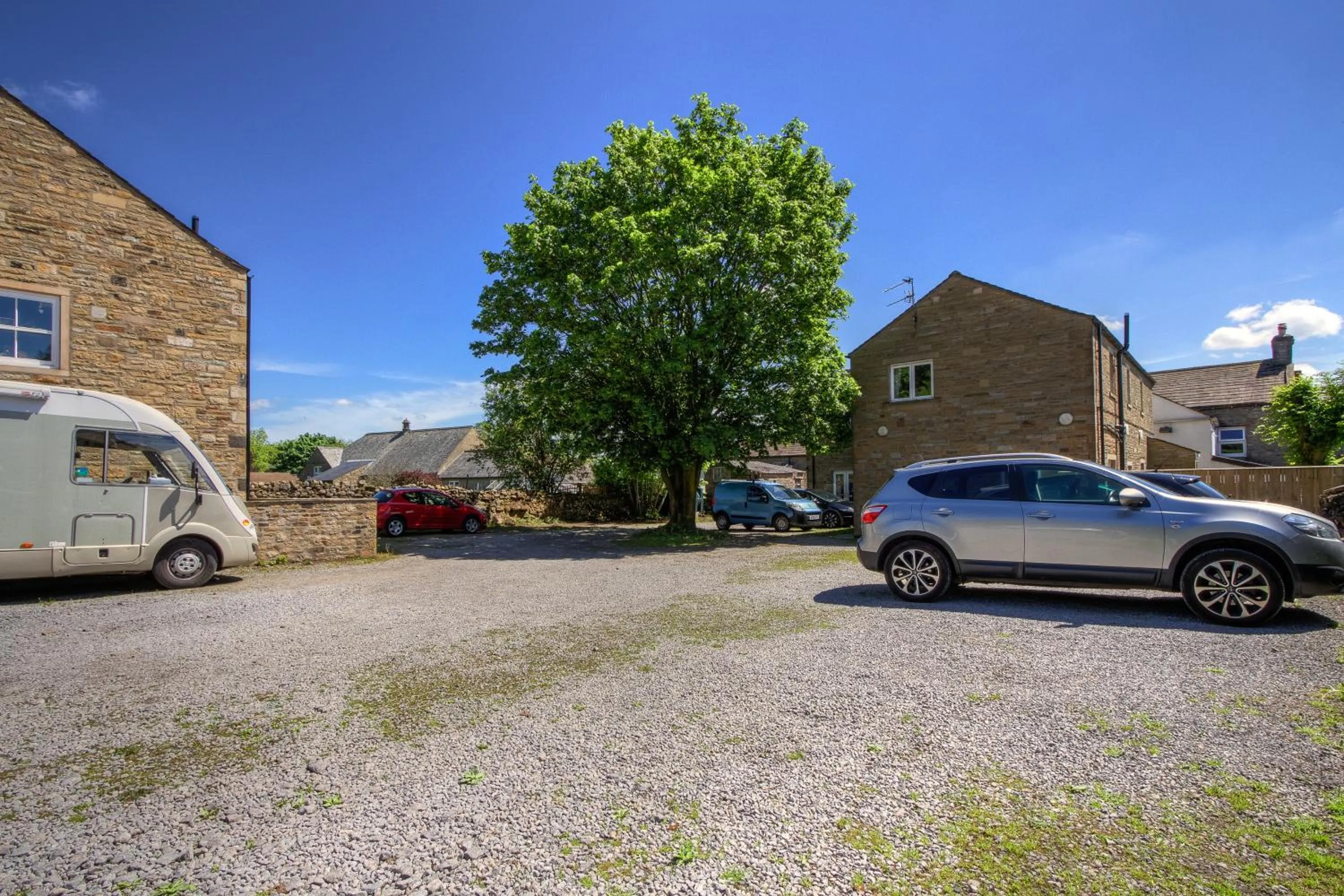 Property building in The Wheatsheaf Inn