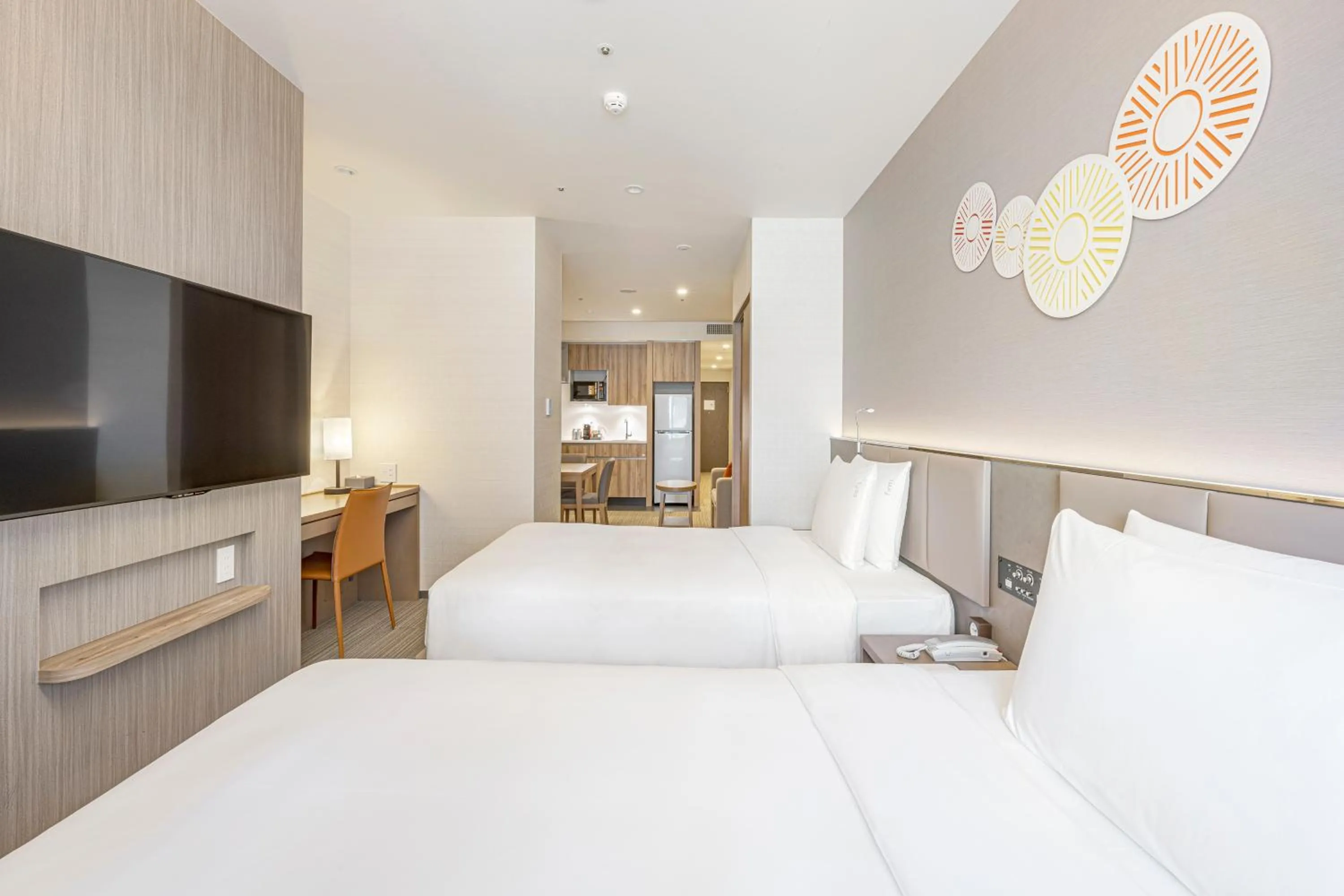 kitchen, Bed in Holiday Inn & Suites Shin Osaka by IHG