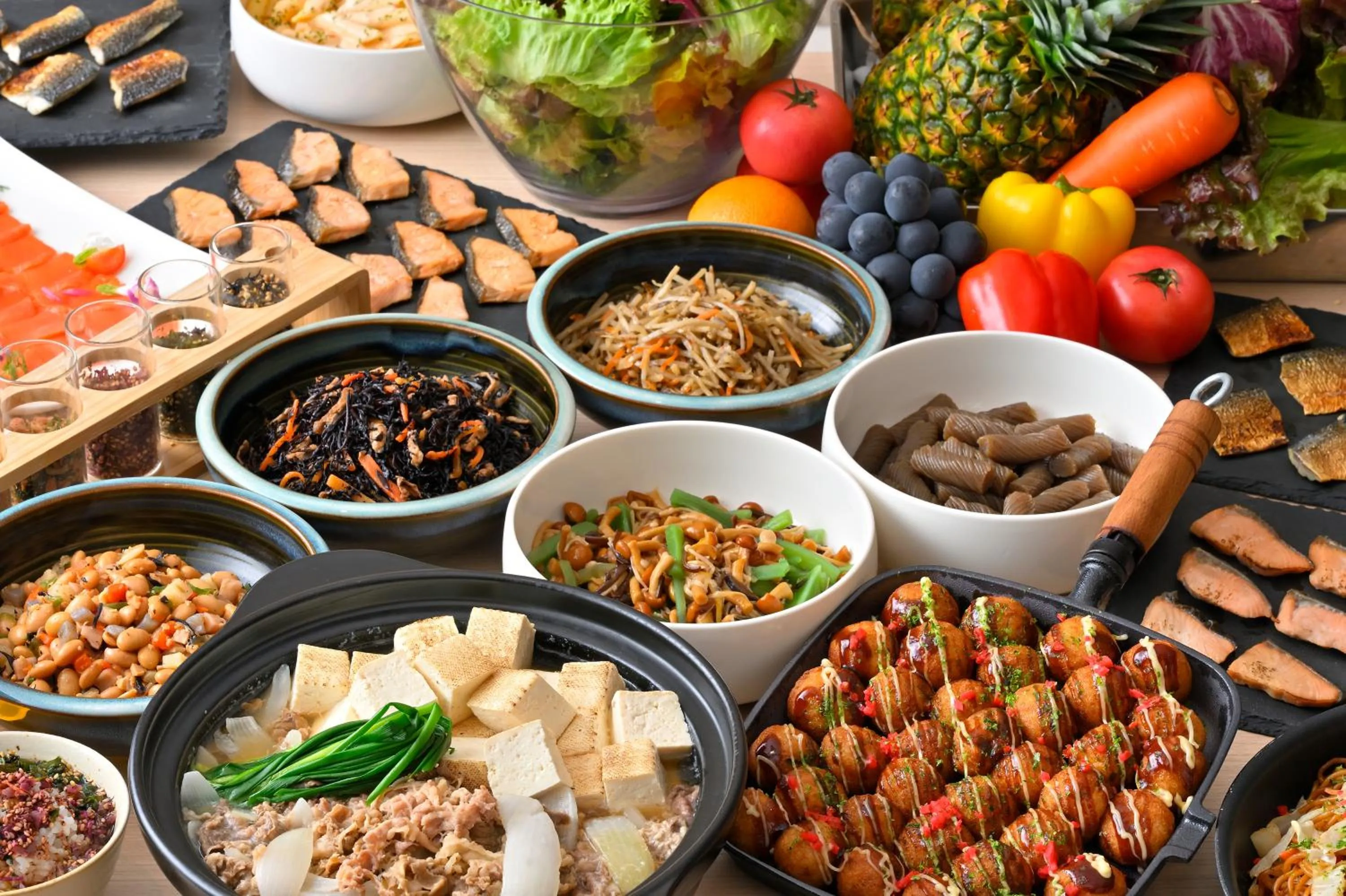 Restaurant/places to eat in Holiday Inn & Suites Shin Osaka by IHG