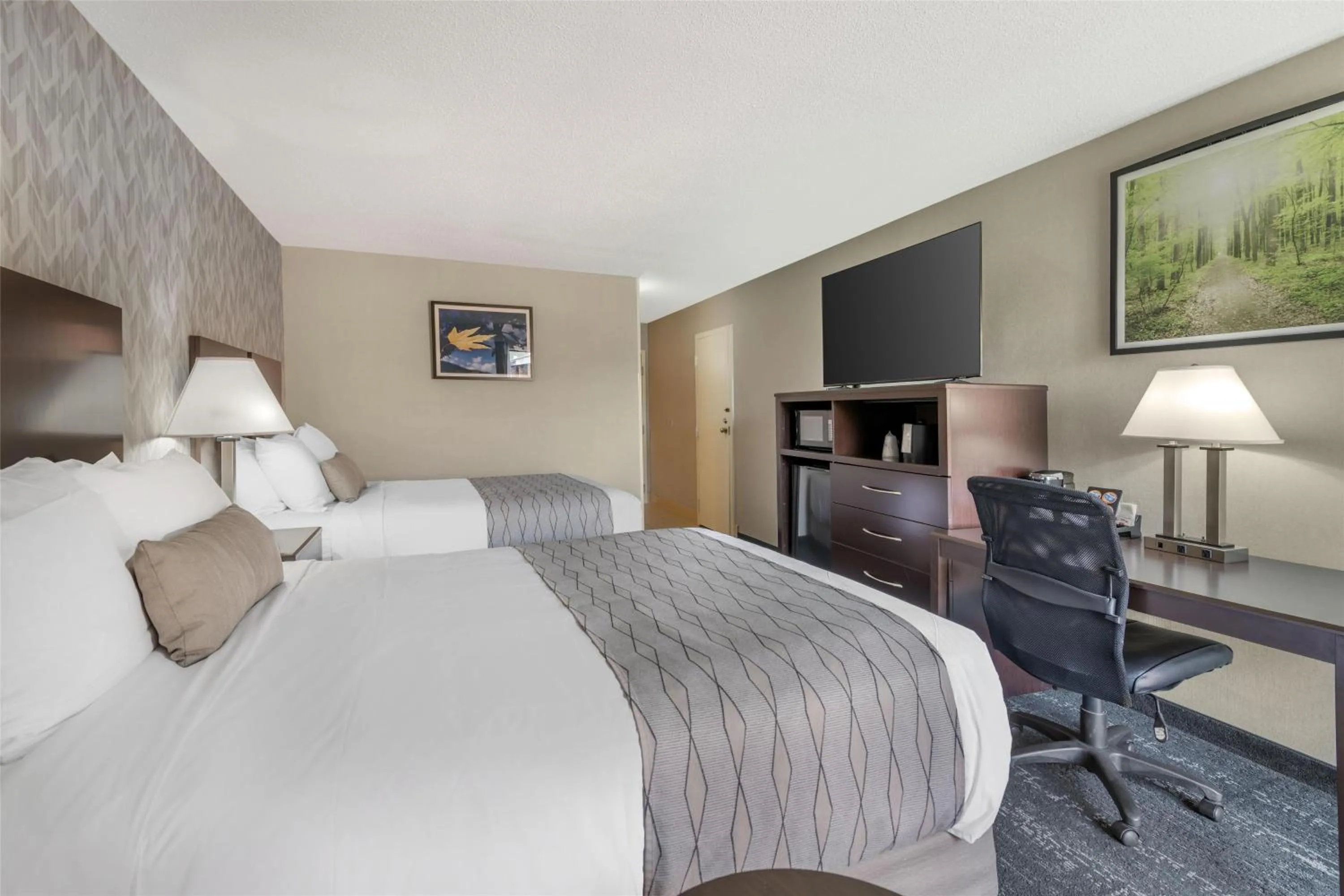 Bedroom, Bed in Best Western Plus Keene Hotel