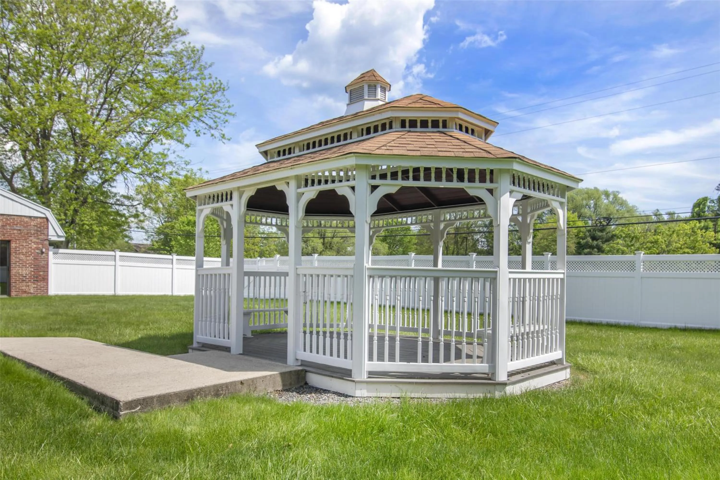 Property building in Best Western Plus Keene Hotel