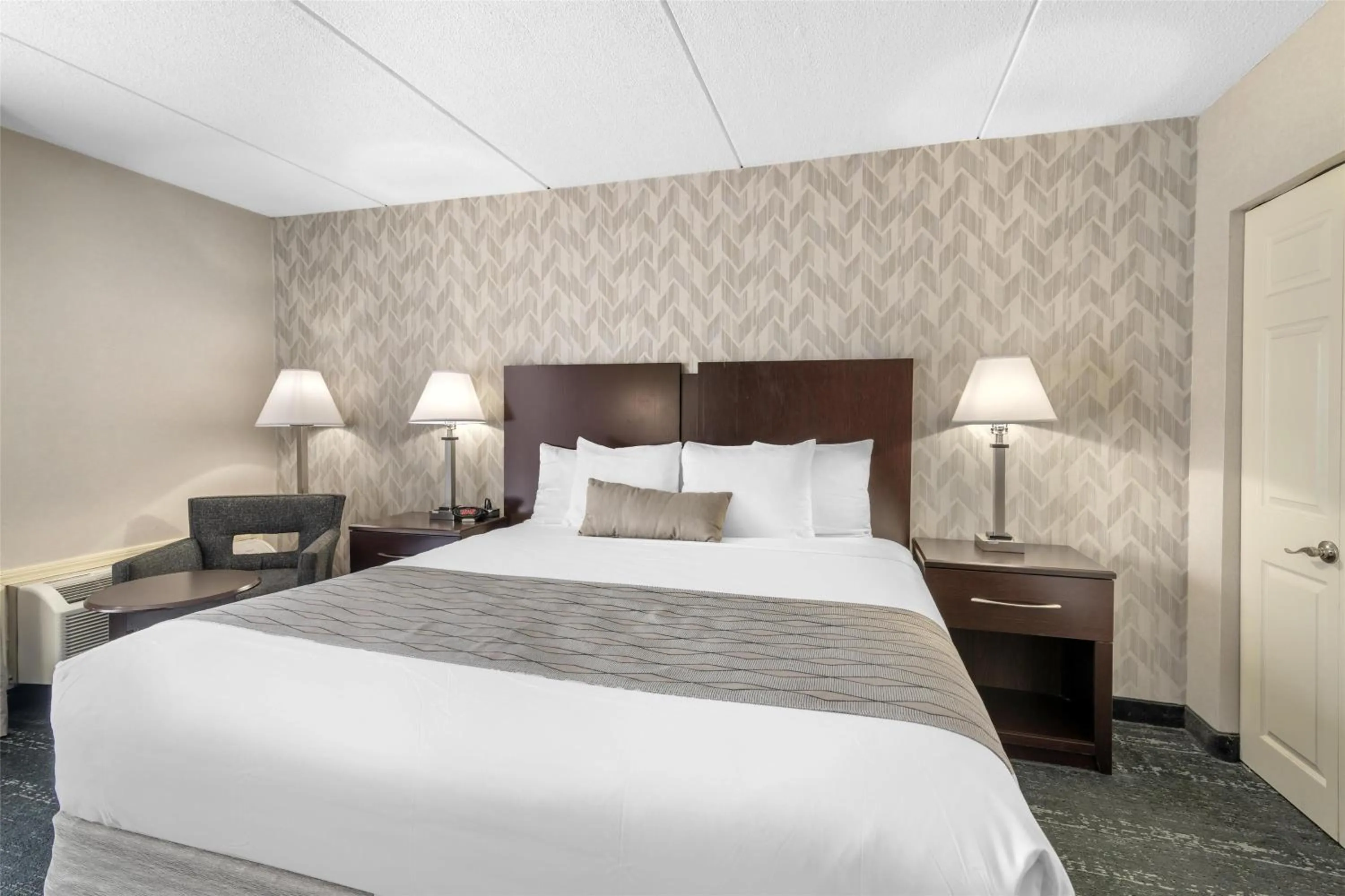 Bedroom, Bed in Best Western Plus Keene Hotel