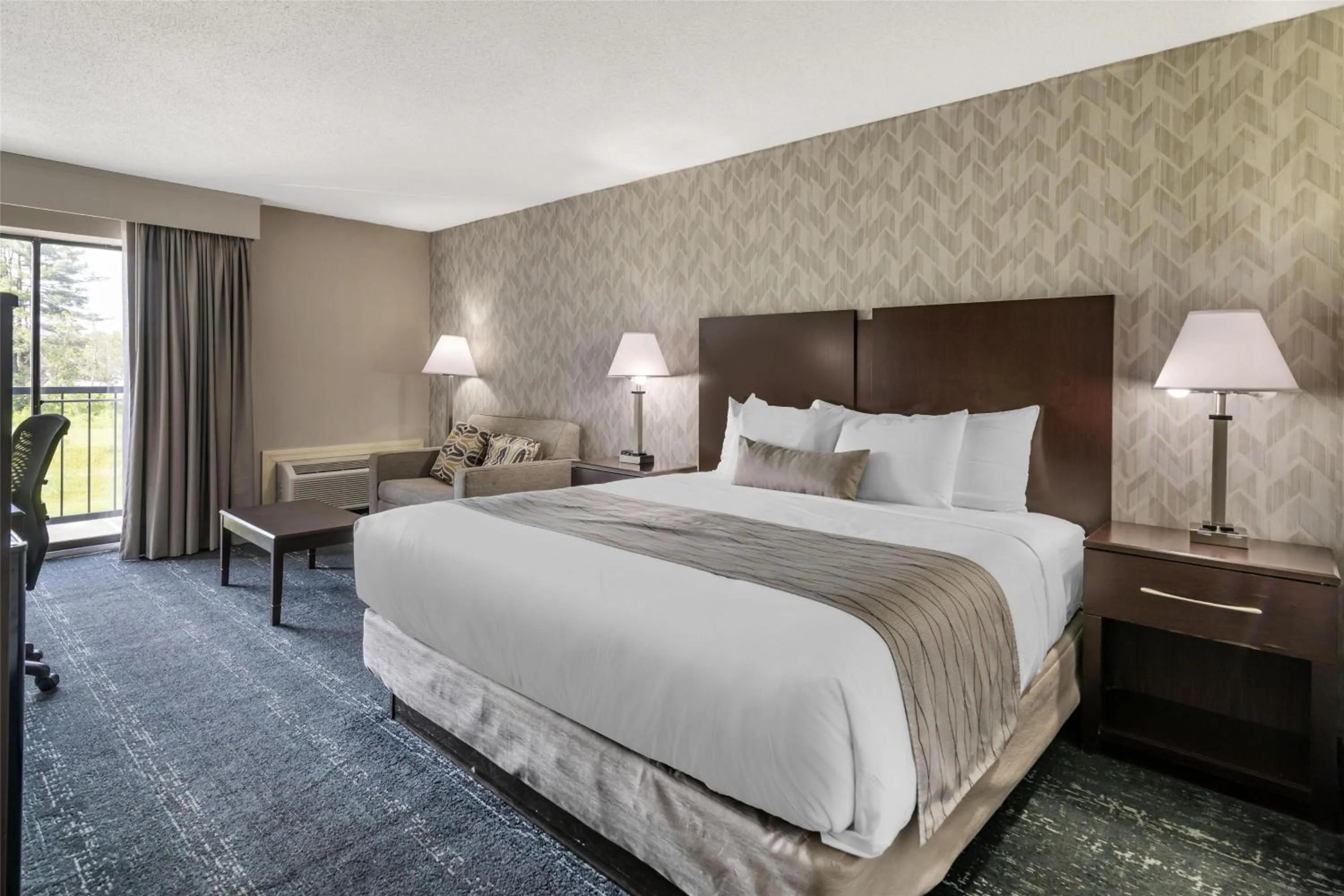 Bedroom, Bed in Best Western Plus Keene Hotel