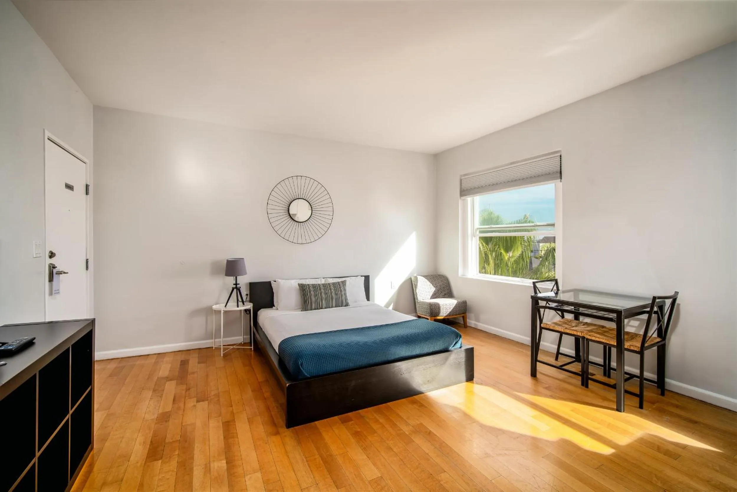 Bed in AIR Venice on the Beach