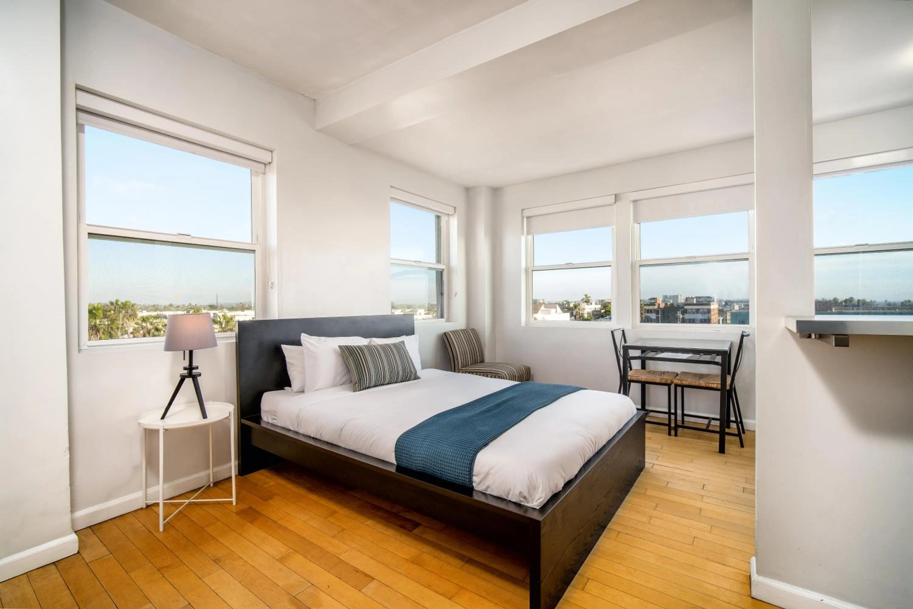 Bed in AIR Venice on the Beach