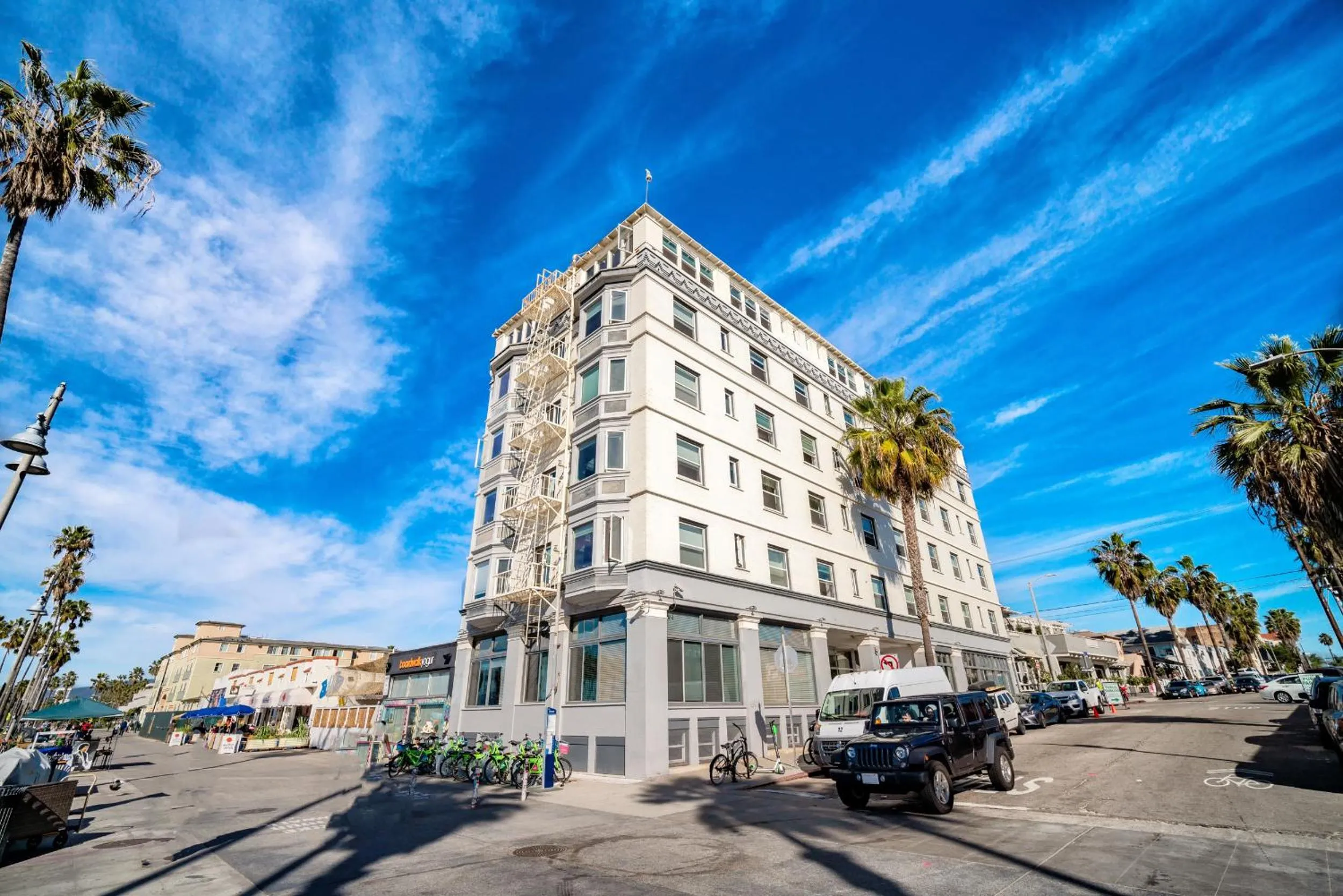 AIR Venice on the Beach