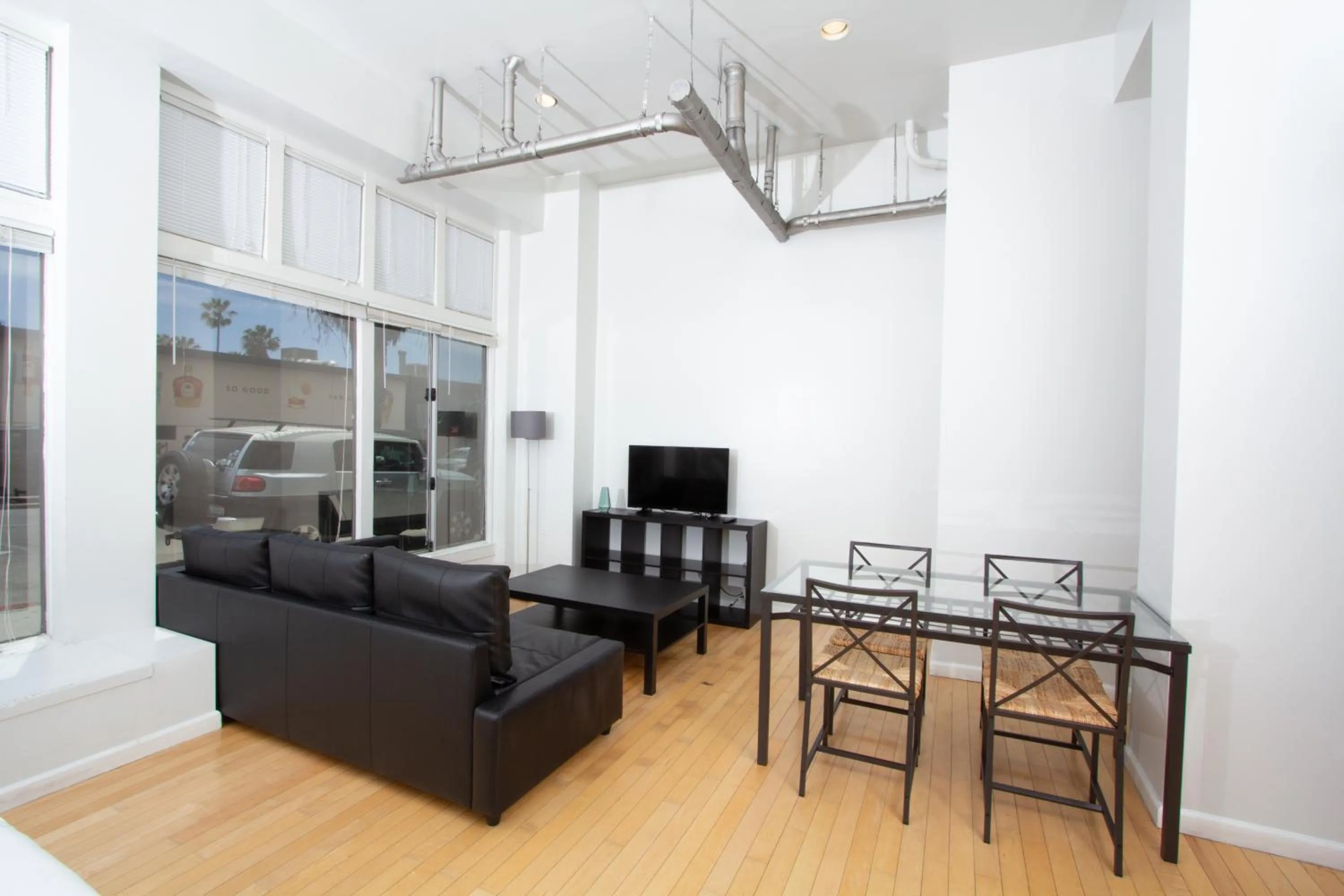 AIR Venice on the Beach