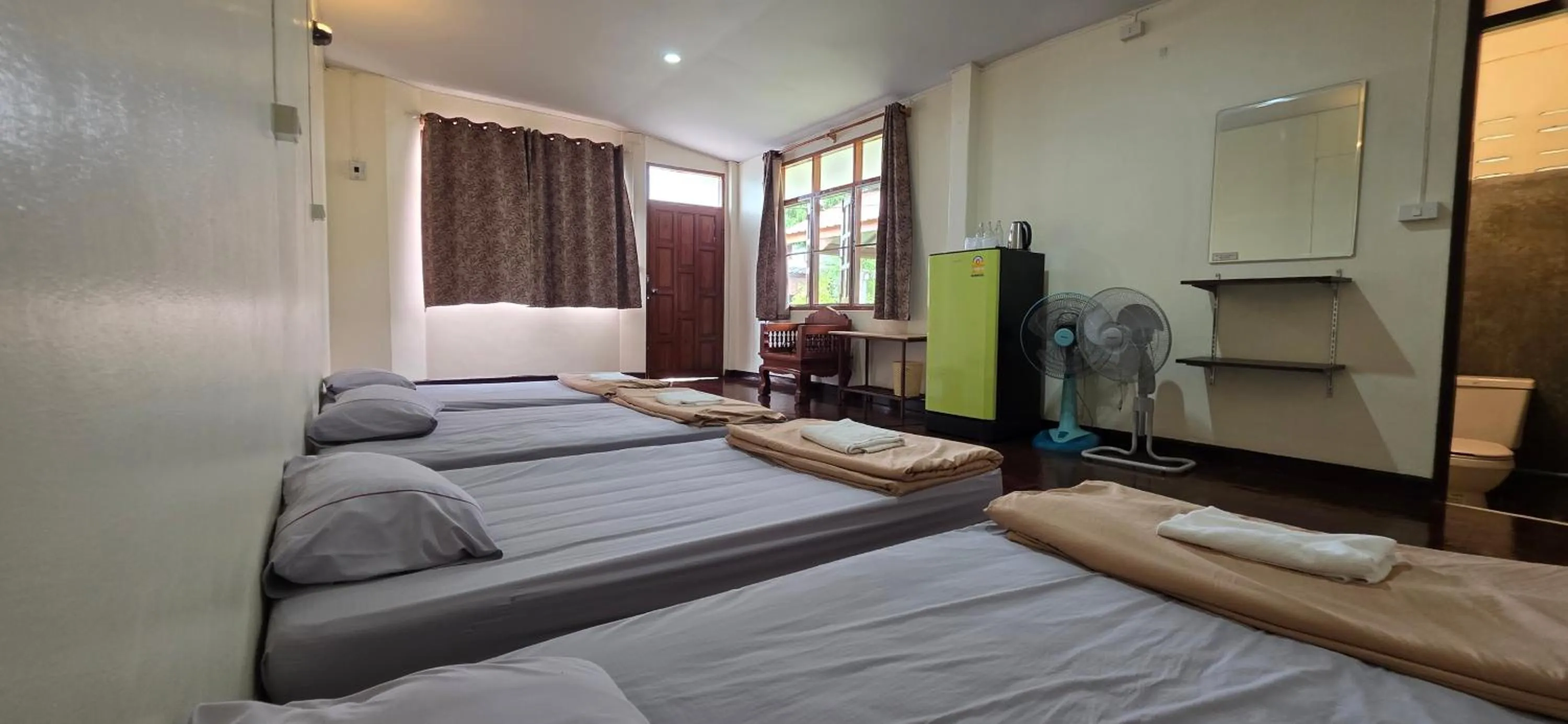 Balcony/Terrace, Bed in P.L.P Guesthouse - Mae Hong Son