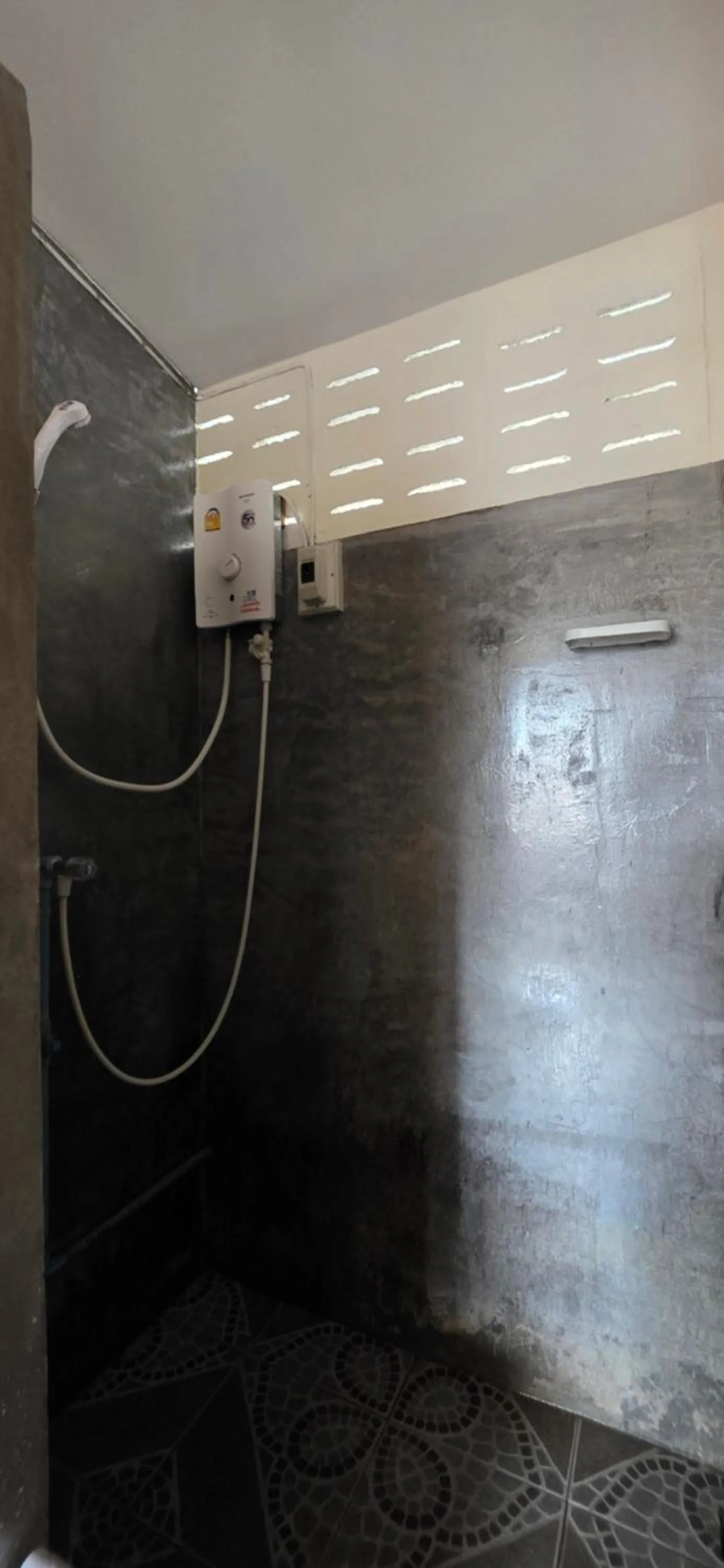 Bathroom in P.L.P Guesthouse - Mae Hong Son