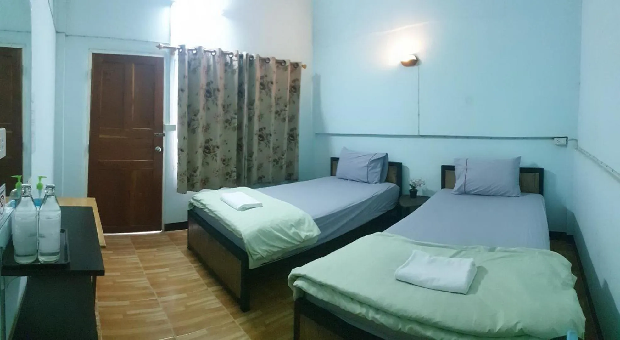 Photo of the whole room, Bed in P.L.P Guesthouse - Mae Hong Son