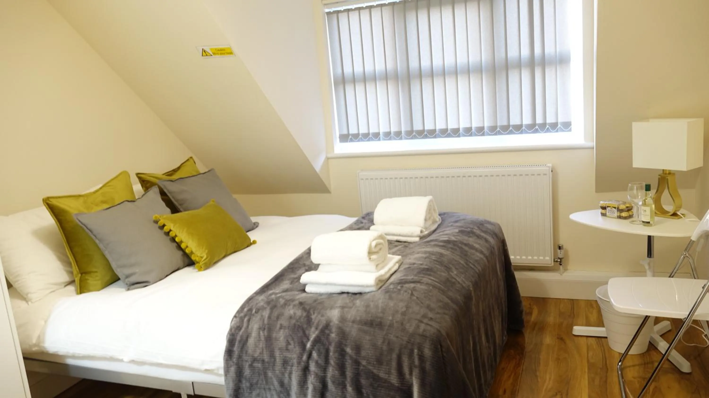 Bedroom in RC Airport Rooms